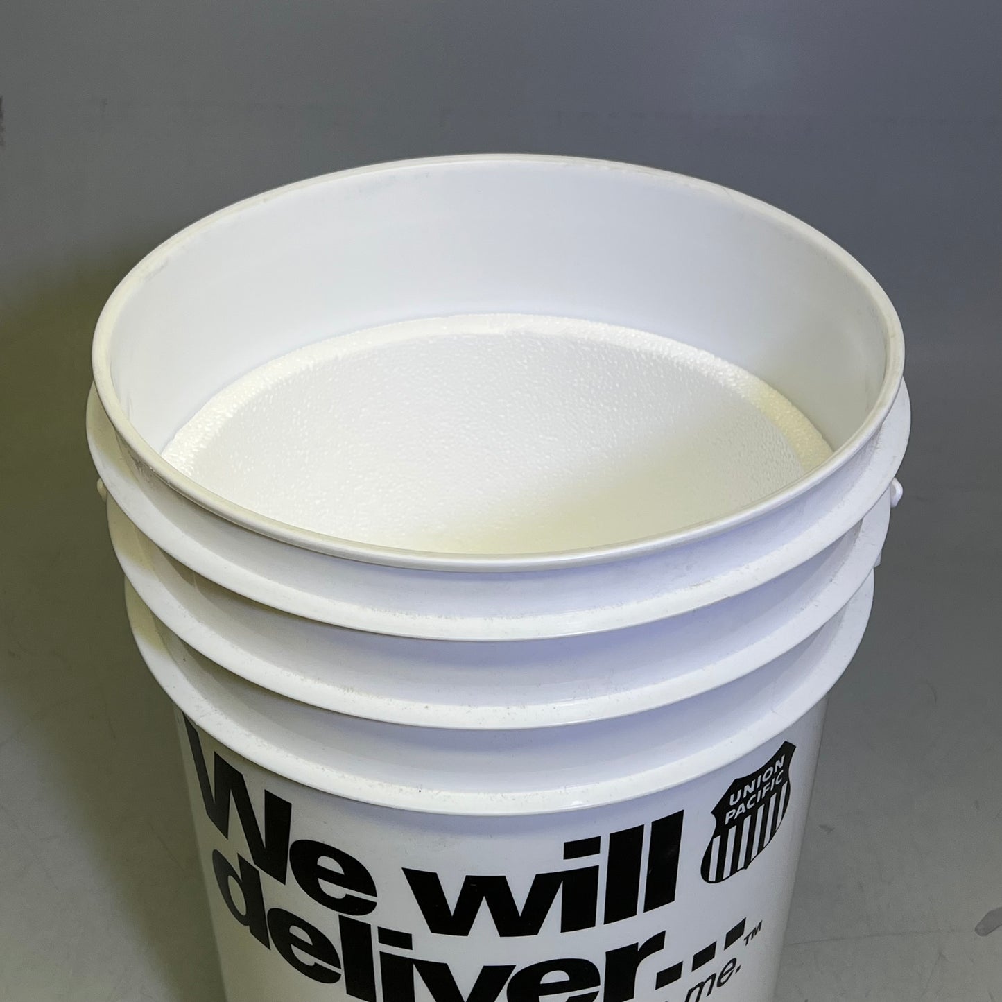 ZA@ UNION PACIFIC RAILROAD Ice Bucket Foam Lining & Lid W/ Plastic Lid Layer 6 Gal White/Black/Yellow
