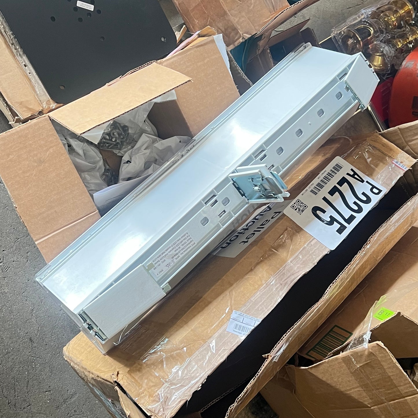 ZA@ Pallet of MIXED Pallet of Hardware, Door Hardware, Bucket, Display Parts & More!!!! (AS-IS)