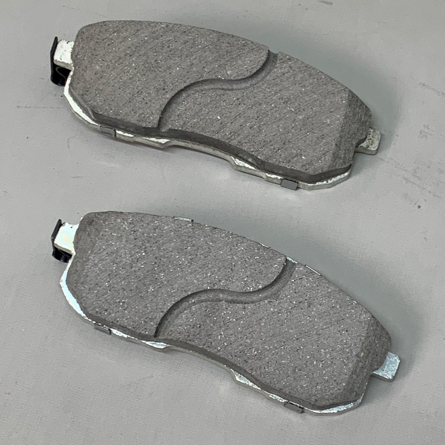 WAGNER OEx Premium Ceramic Disc Brake Pad Set 5 1/2" x 2" Grey OEX815