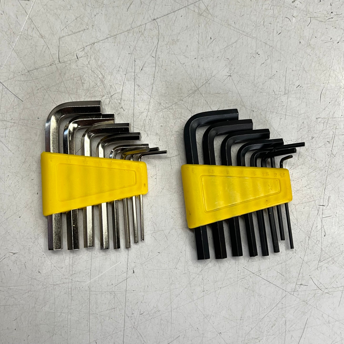 ULINE (121 PIECE) Home Tool Set In Wall Mountable Case Black/Yellow H-706