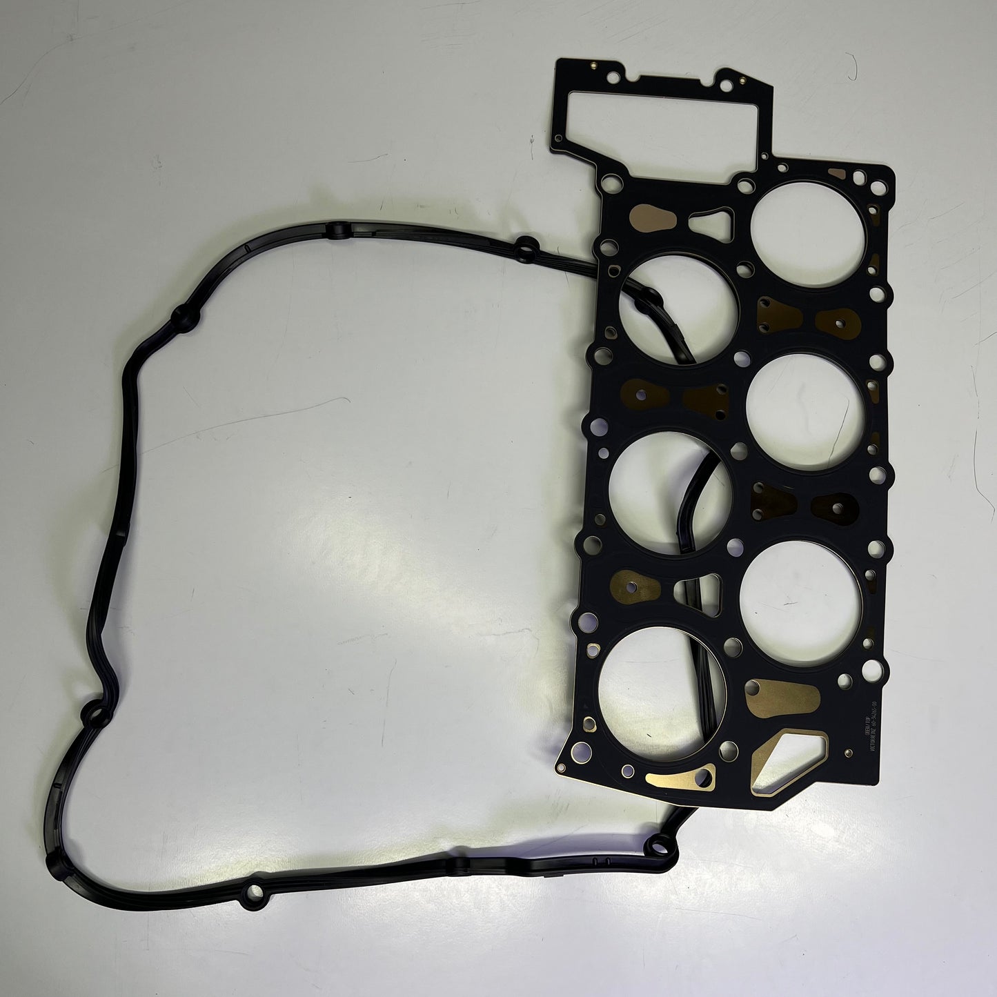 MAHLE Engine Gasket Set For Volkswagen Vehicles OE Fit & Function 95-3718