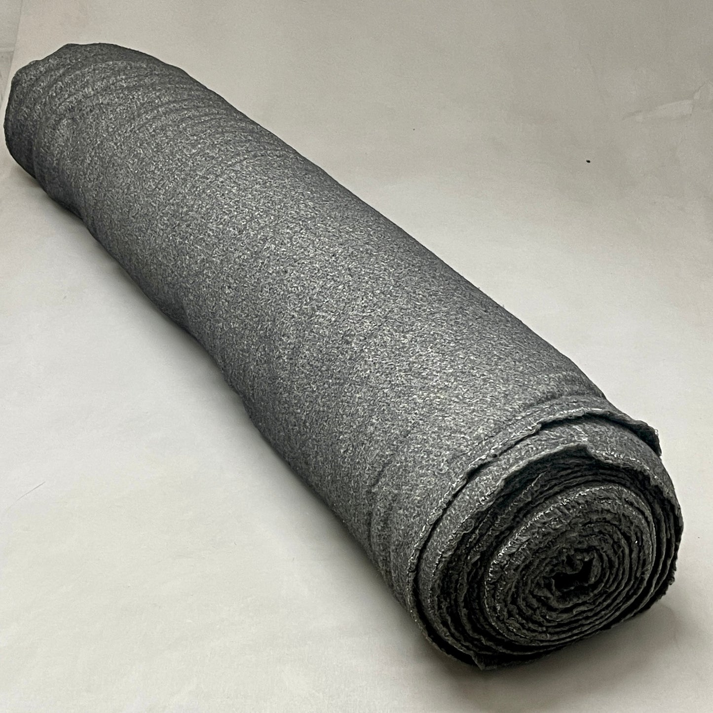 Z@ 18 YARDS of FLEECE! YAW LIAMY Large Roll of Fleece Fabric / Material 60” W Sheepskin Grey (New) X
