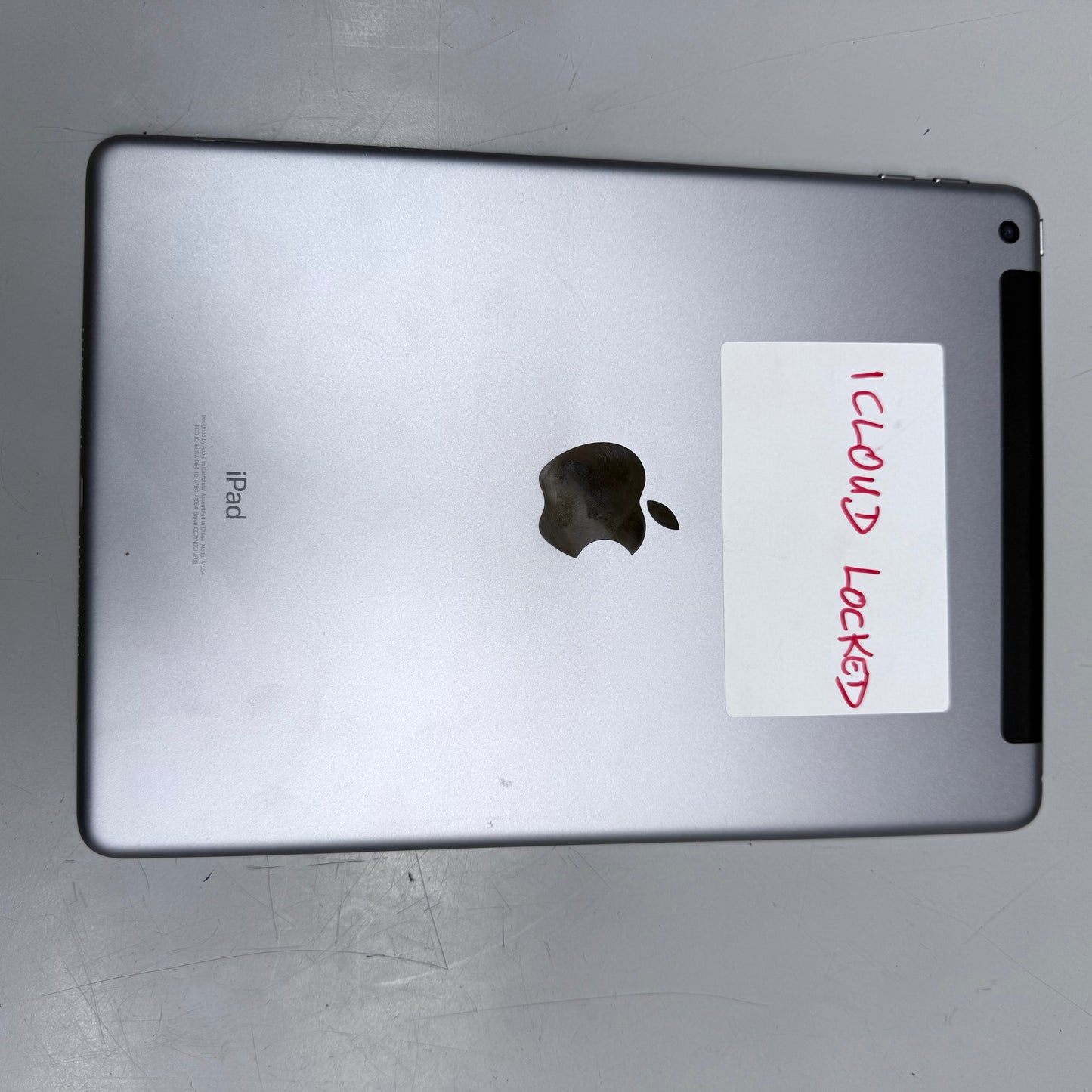 ZA@ APPLE iPad with iCloud Grey Aluminum (Account Locked)