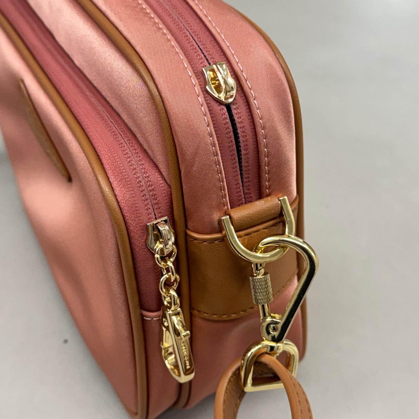 ARDEN COVE Crissy Full Crossbody Nylon Anti-theft Bag Dusty Pink W/ Locking Clasp Straps (New Without Tags)