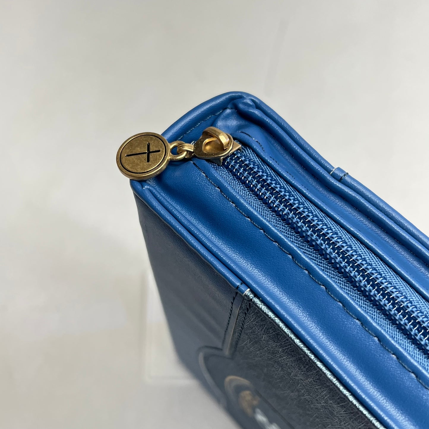 CHRISTIAN ART GIFTS Matthew 6:33 Two-tone Faux Leather Bible Cover 6"x9" Blue