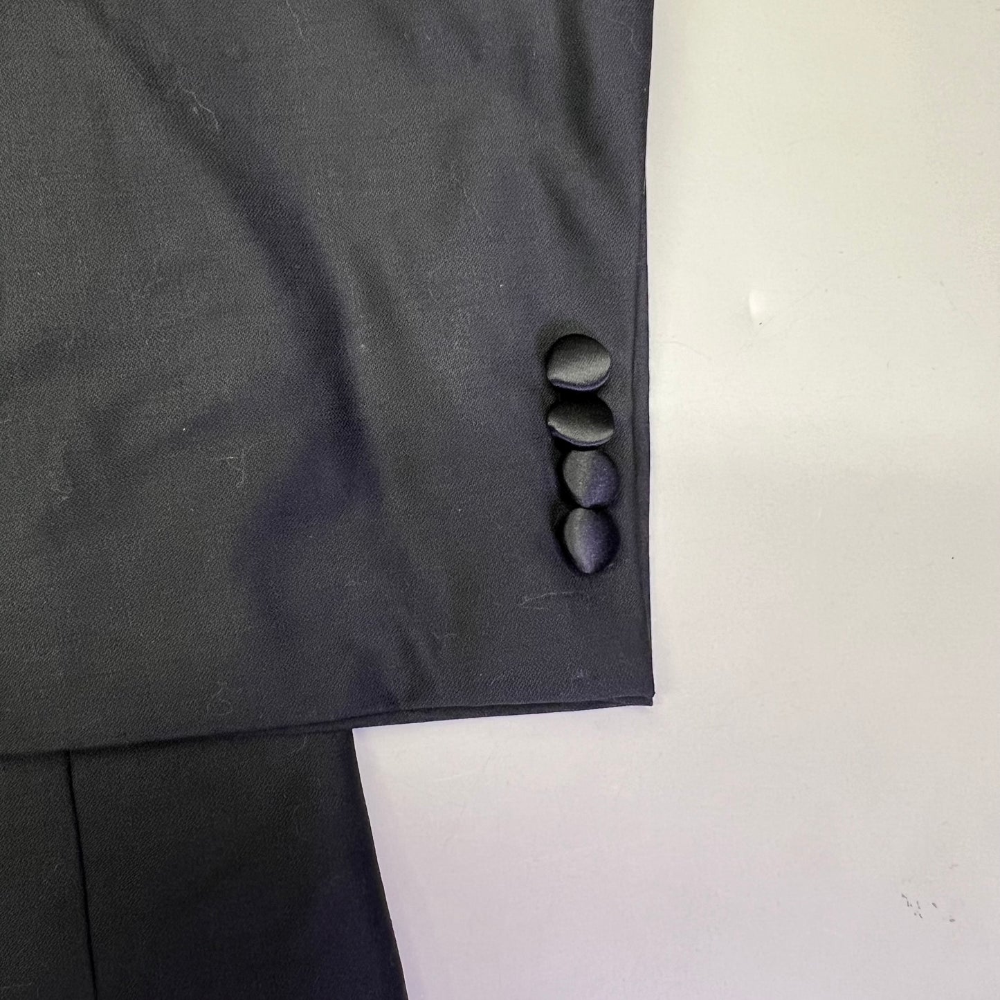 JOS A BANK Tailored Fit Button Up Suit Set  17 1/2-84 Black & White