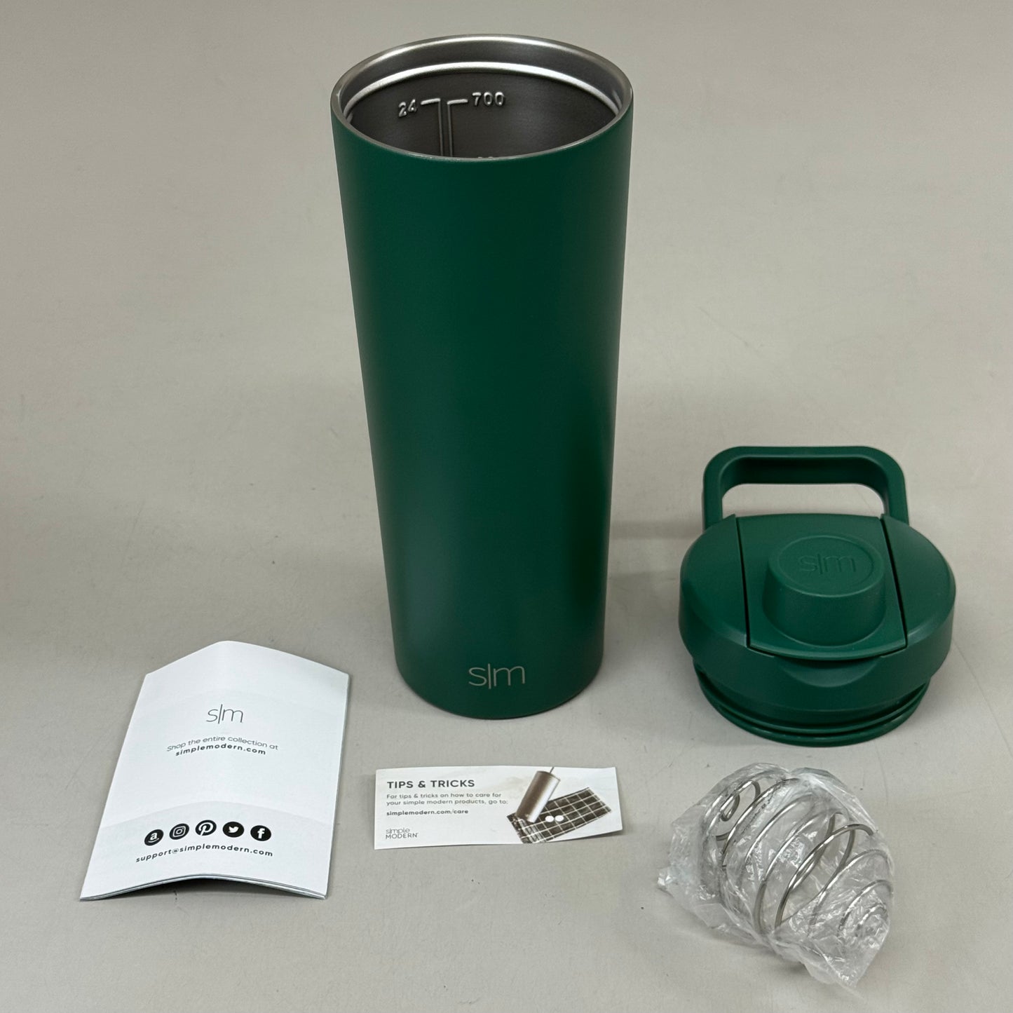 SIMPLE MODERN Stainless Steel Shaker Bottle W/ Ball 24oz Green CLS-RLY-24-GLF