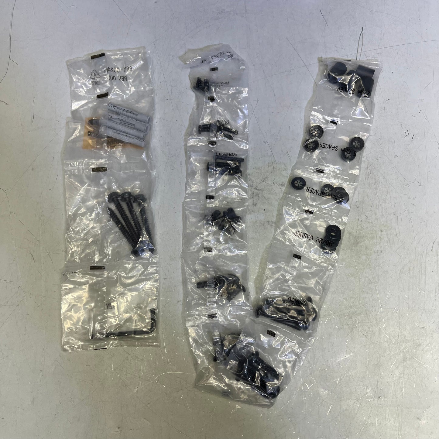 SANUS Advanced Tilt 4D TV Mount Extends 6.8" 42"-90" Up To 150lbs VLT7-B2