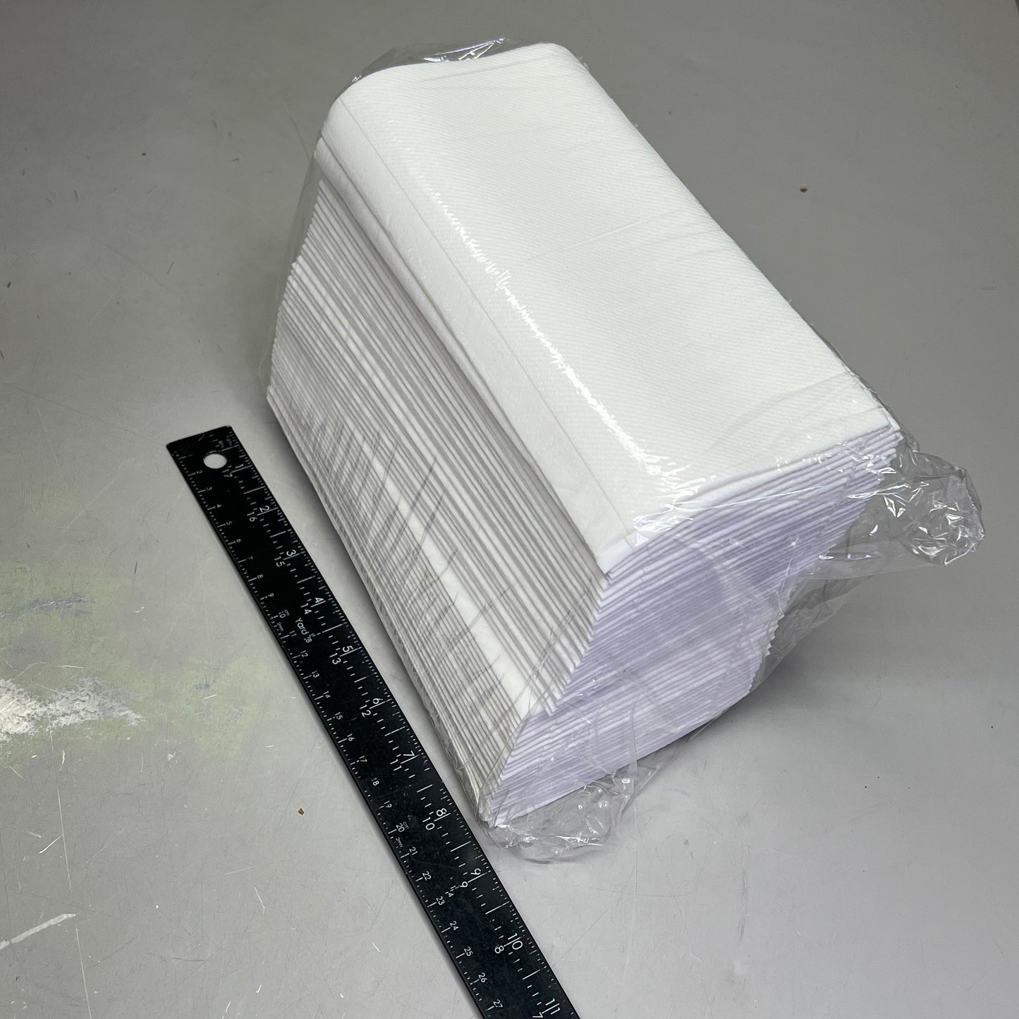 SANIWORKS (500 PACK) Highly Absorbent & Soft Quest Towels Airlaid  12"x17" White