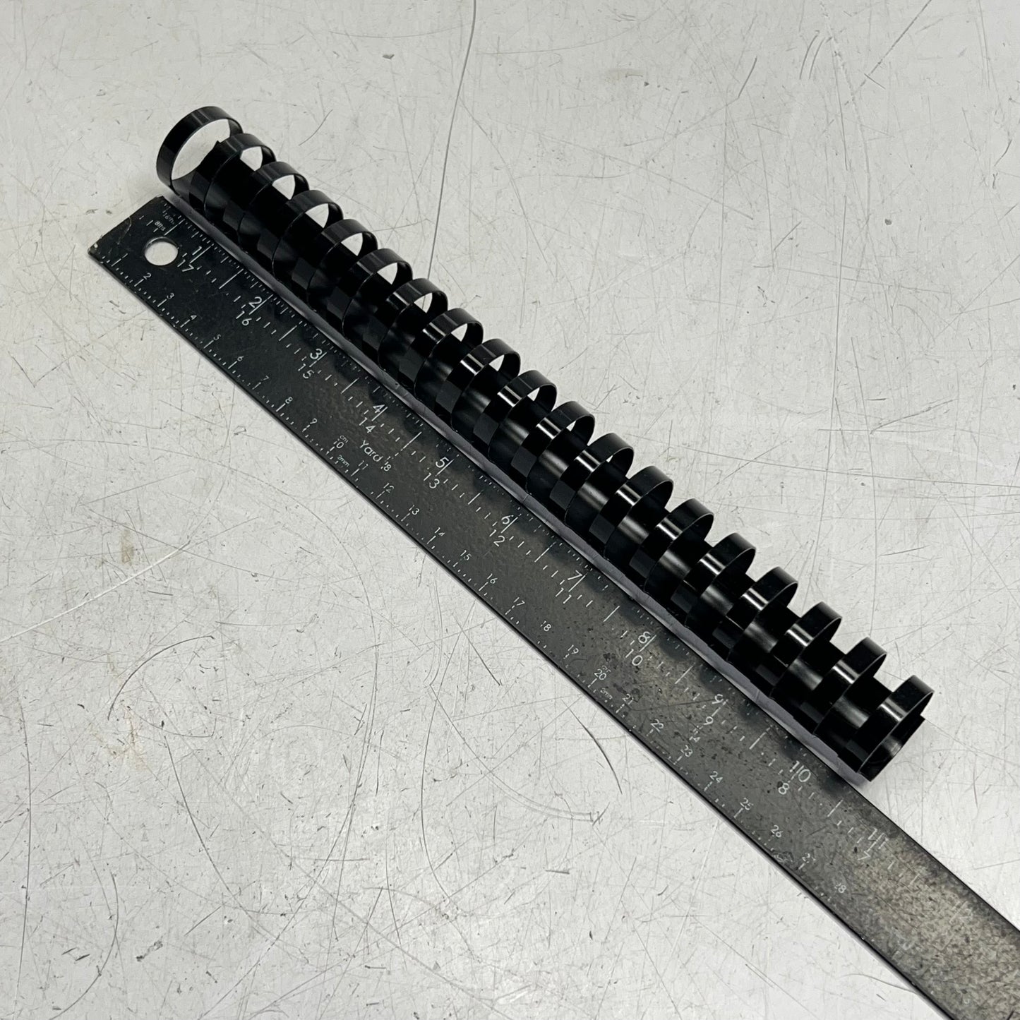 GBC (100 PACK) Durable Comb Bind Binding Spines 1" Dia 19 Holes Black 4000118