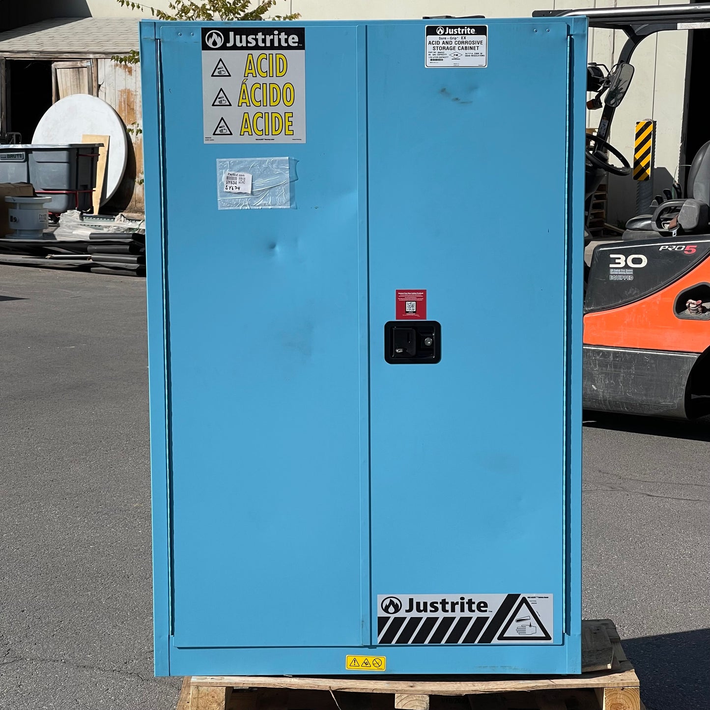 Z@ Pallet of JUSTRITE Sure-Grip EX Acid and Corrosive Storage Cabinet 45 Gal Capacity 65"x43.5"x18" (A)