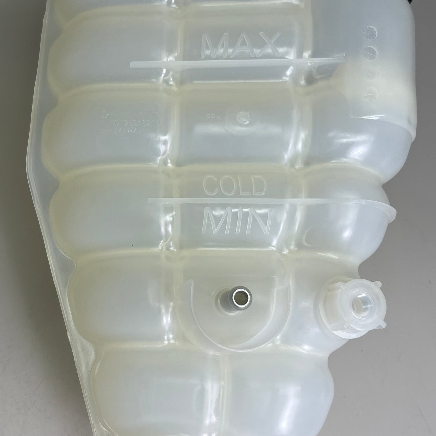 FLEETRITE Engine Coolant Reservoir Tank 16”Hx9”W White FLTOT2591620