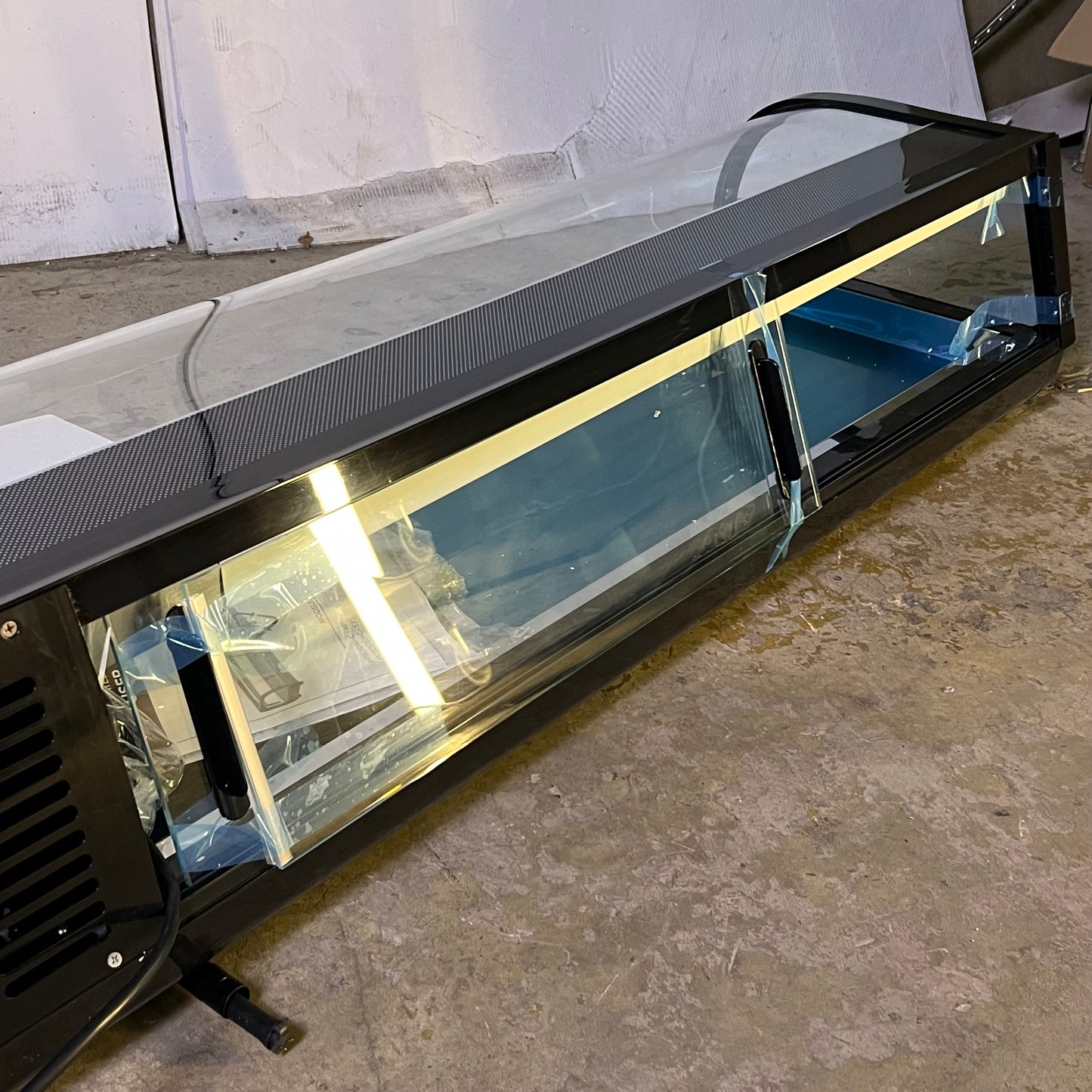 EMPEROR'S SELECT CSD-60 Countertop Refrigerated Sushi Display Case 115V 1/6HP Sz 60"W x 2 3/4 cu. ft. 478CSD60HC