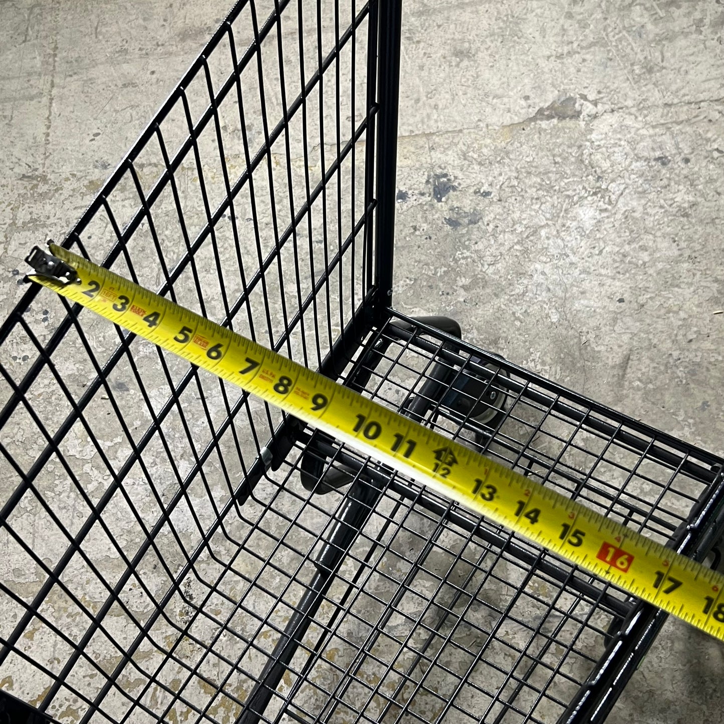 ZA@ BROWNS VALLEY MARKET Grocery Cart ASTM-F2372 Sz 40"H X 34"L X 17"W (AS-IS, Damage)