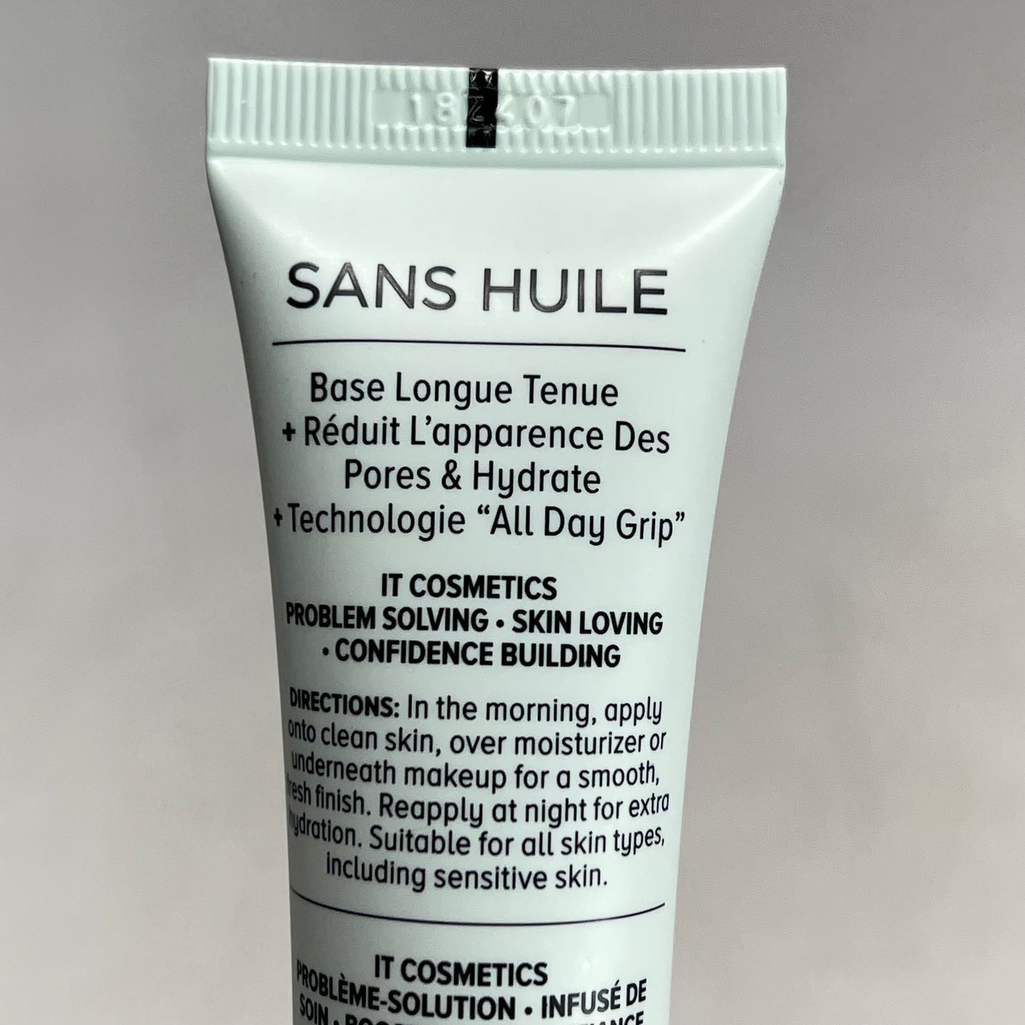 IT COSMETICS  Your Skin But Better All Day Makeup Gripping Primer Oil-free  1 oz