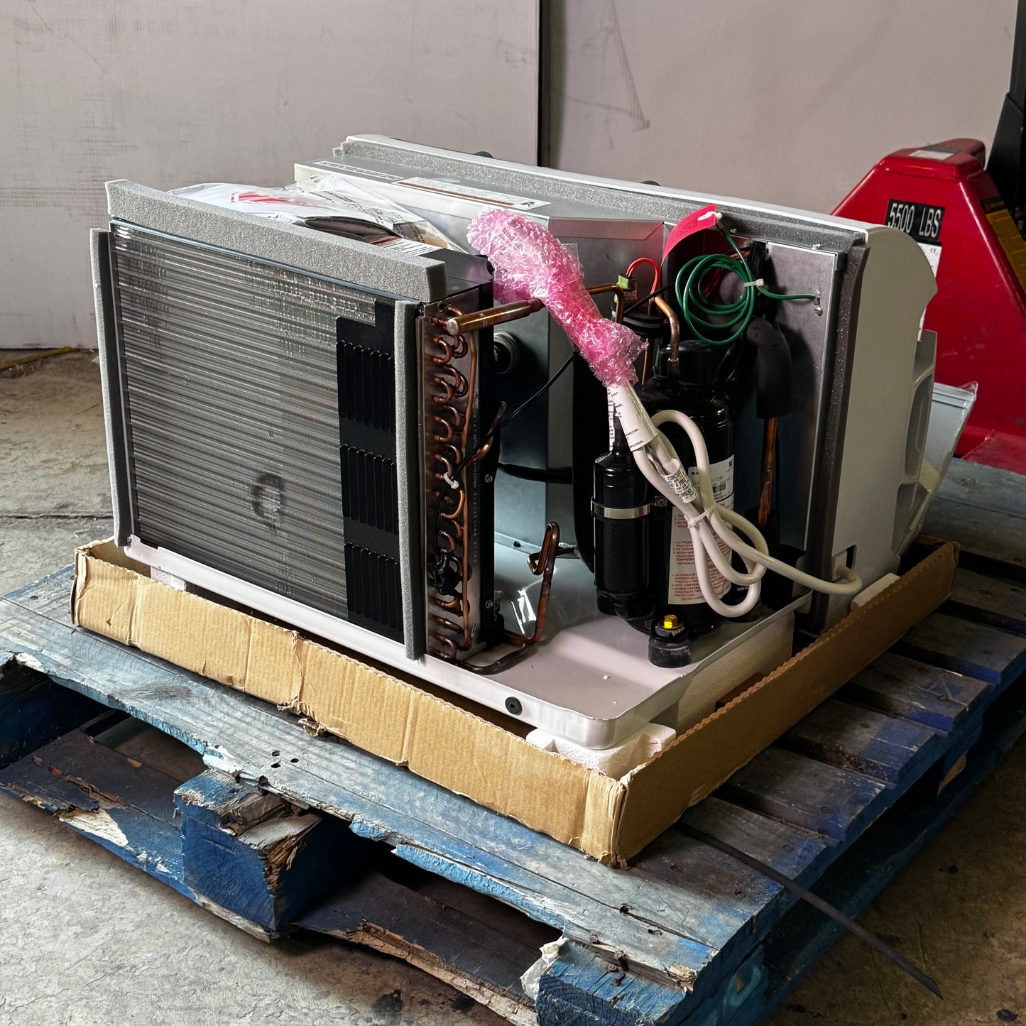 FRIEDRICH Wall Air Conditioners 12000 BTU Cool, 230V White WET10A33A (New Other, Minor Damage)