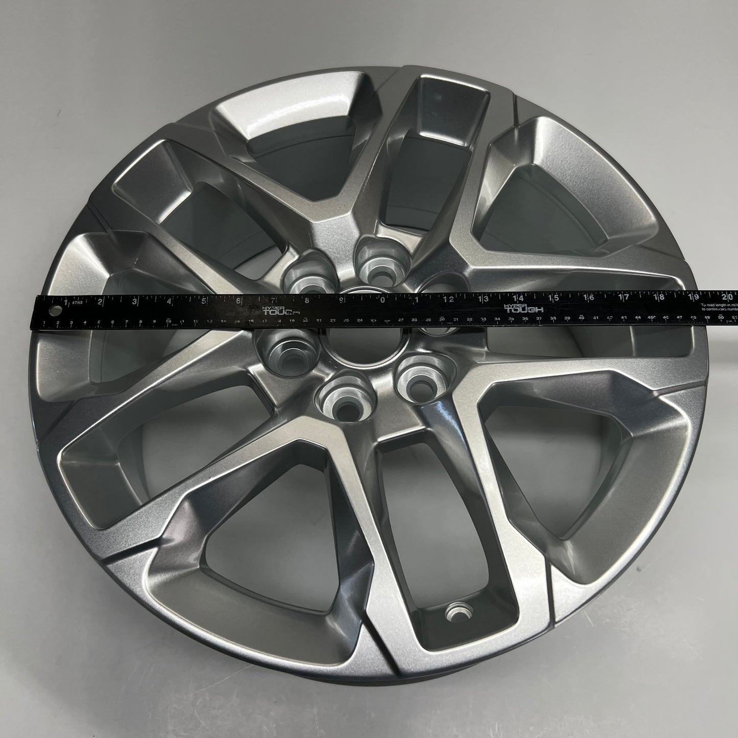 BLACKBURN 2021 Chevrolet Traverse 20" OEM Wheel Rim 25337-0151