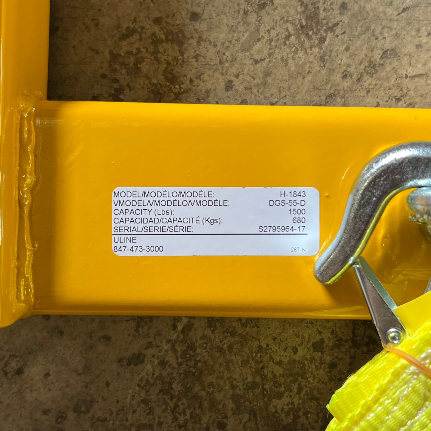 ULINE Single Drum Grabber Attachment for Forklift 55 Gal./1500 Lbs Capacity H-1843
