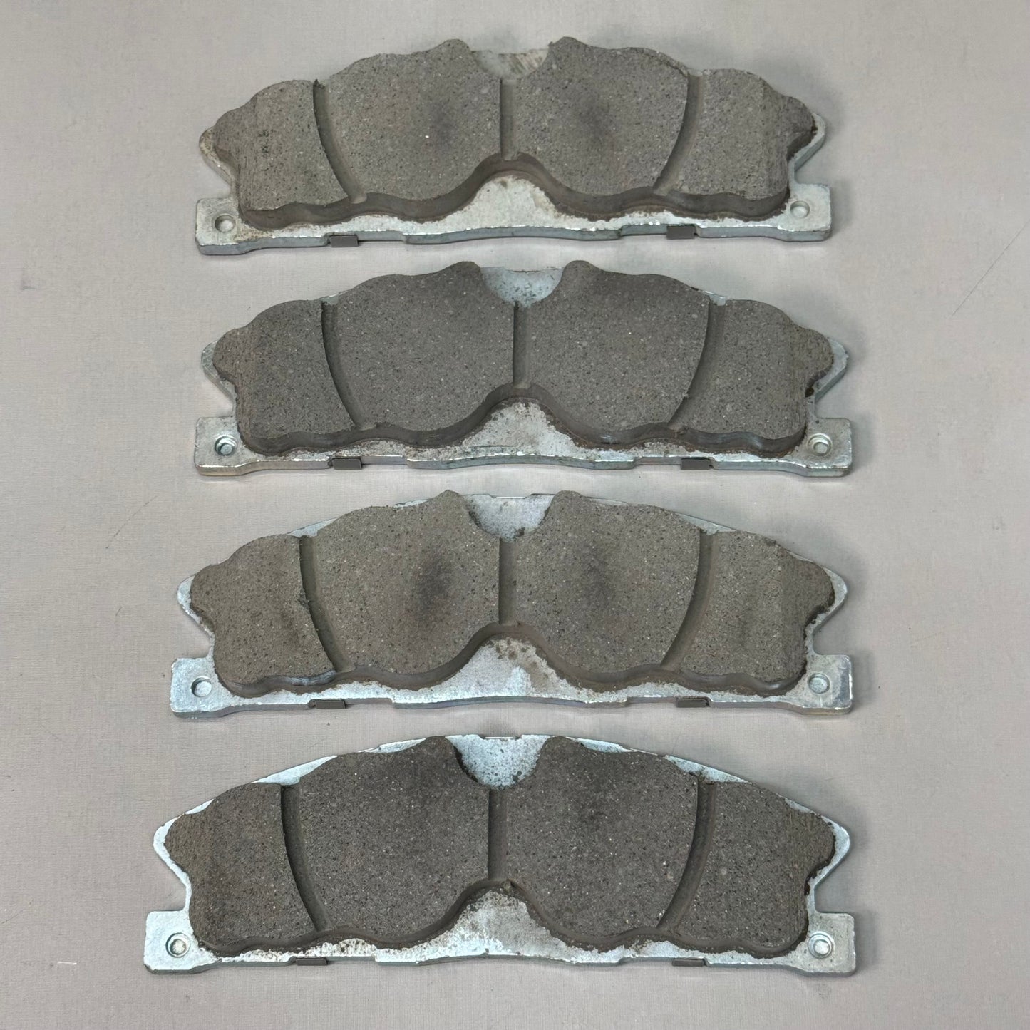 WAGNER OEx Premium Ceramic Disc Brake Pad Set 8" x 2 1/2" Grey OEX1611