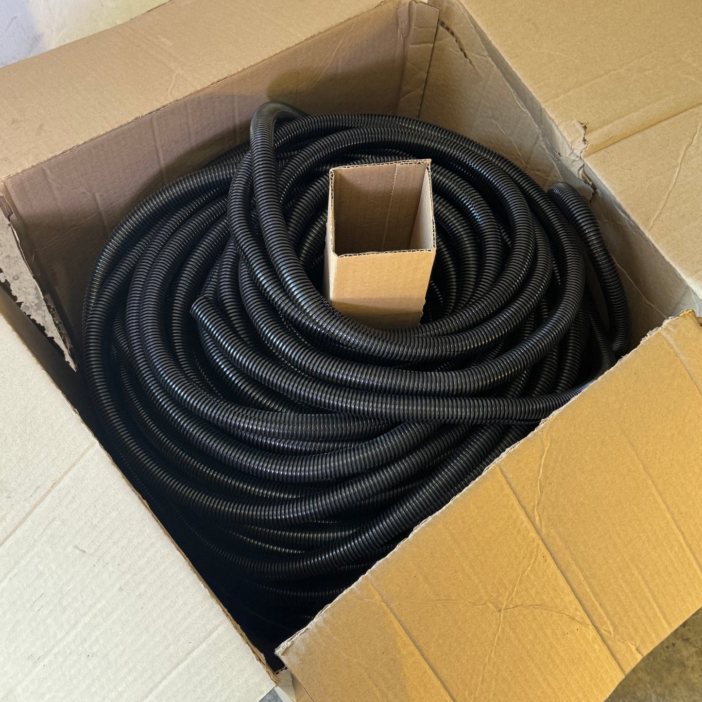 WAYTEK INC Split Loom Tubing 550 ft, Black LCP-750