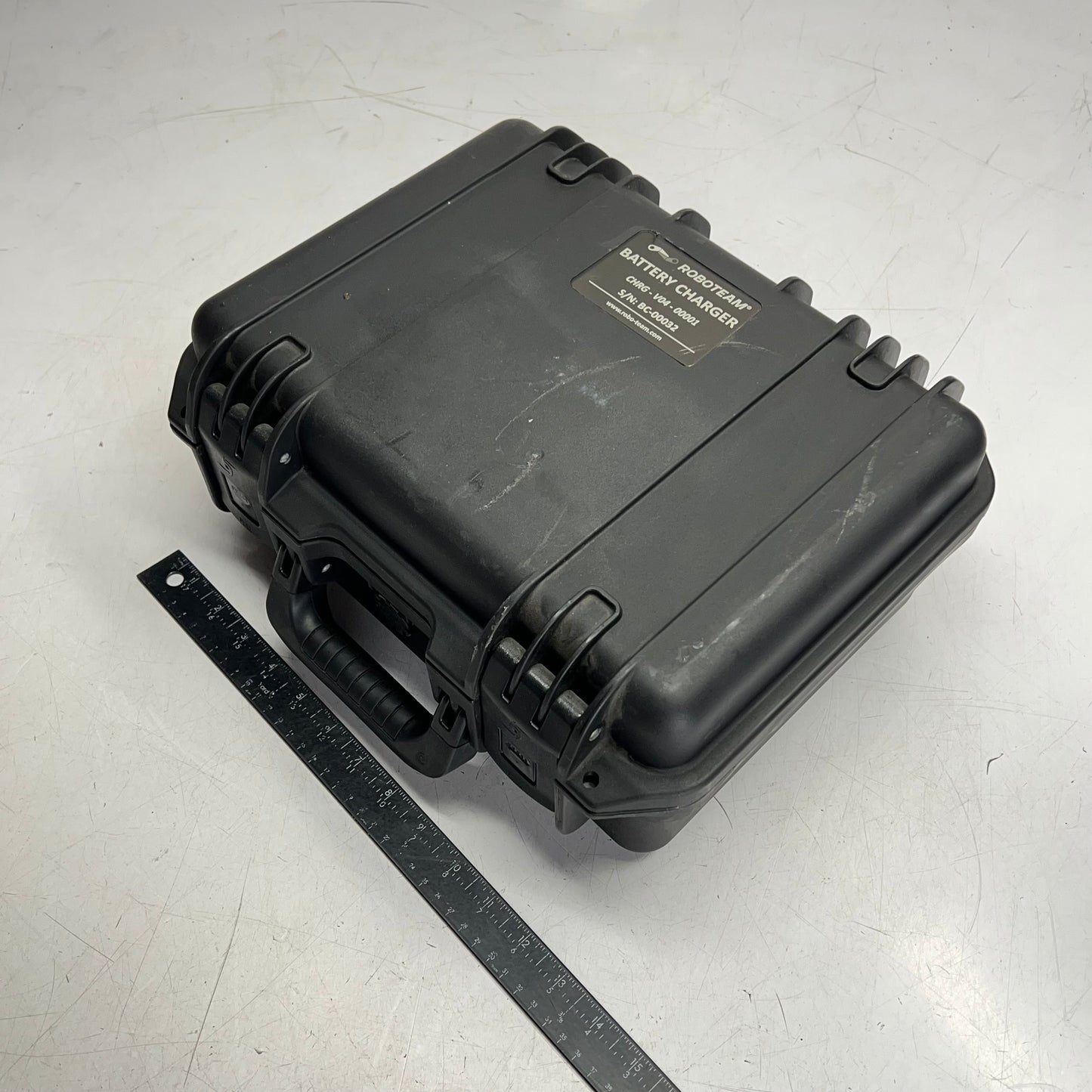 ROBOTEAM Multi-bay Charging Case For Tactile Ground Robot 24-Bolt CHRG-V04-00001