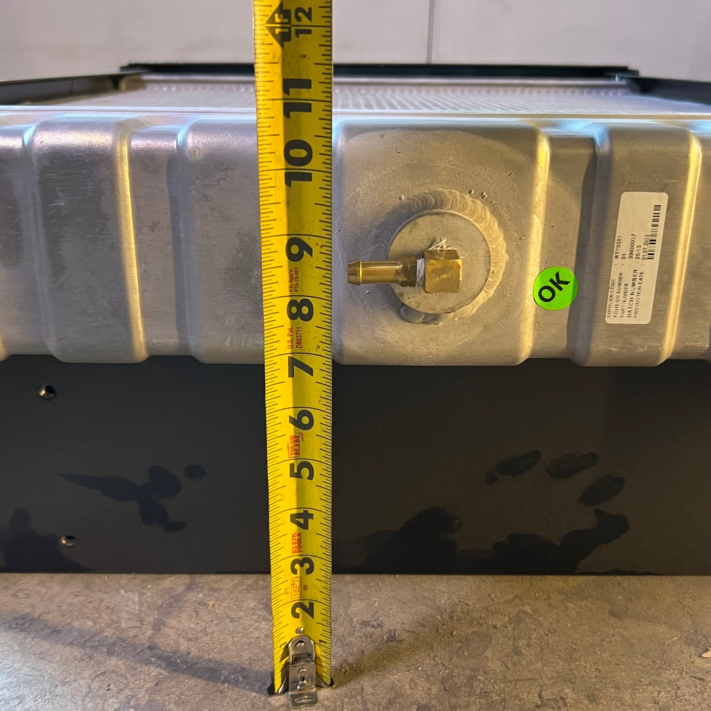 RCP Industrial Cooling Unit For Heavy Duty Machinery 32"x24"x11" 39600037