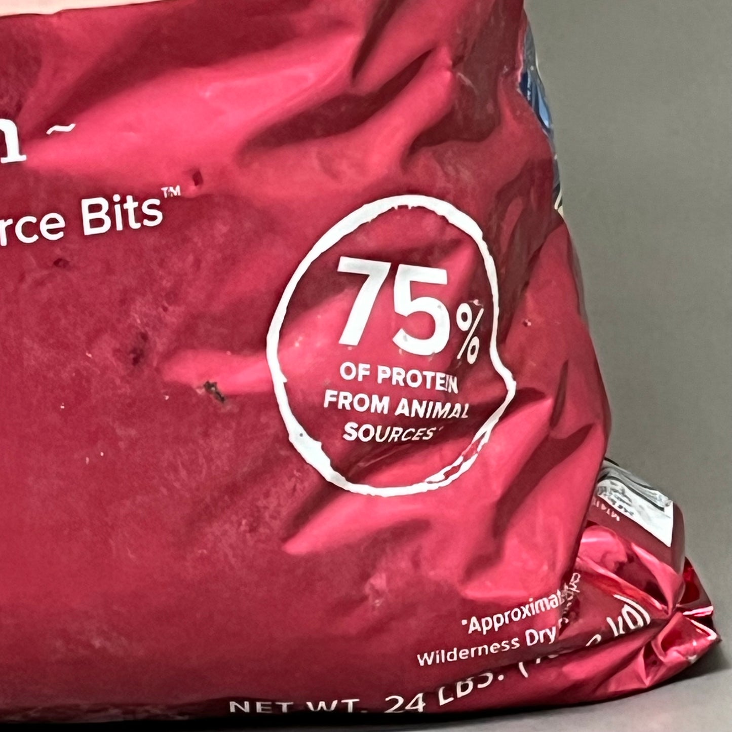 BLUE BUFFALO Adult Dry Dog Food With Salmon 24LBS MT419856AM BB-04/2025 AS-IS