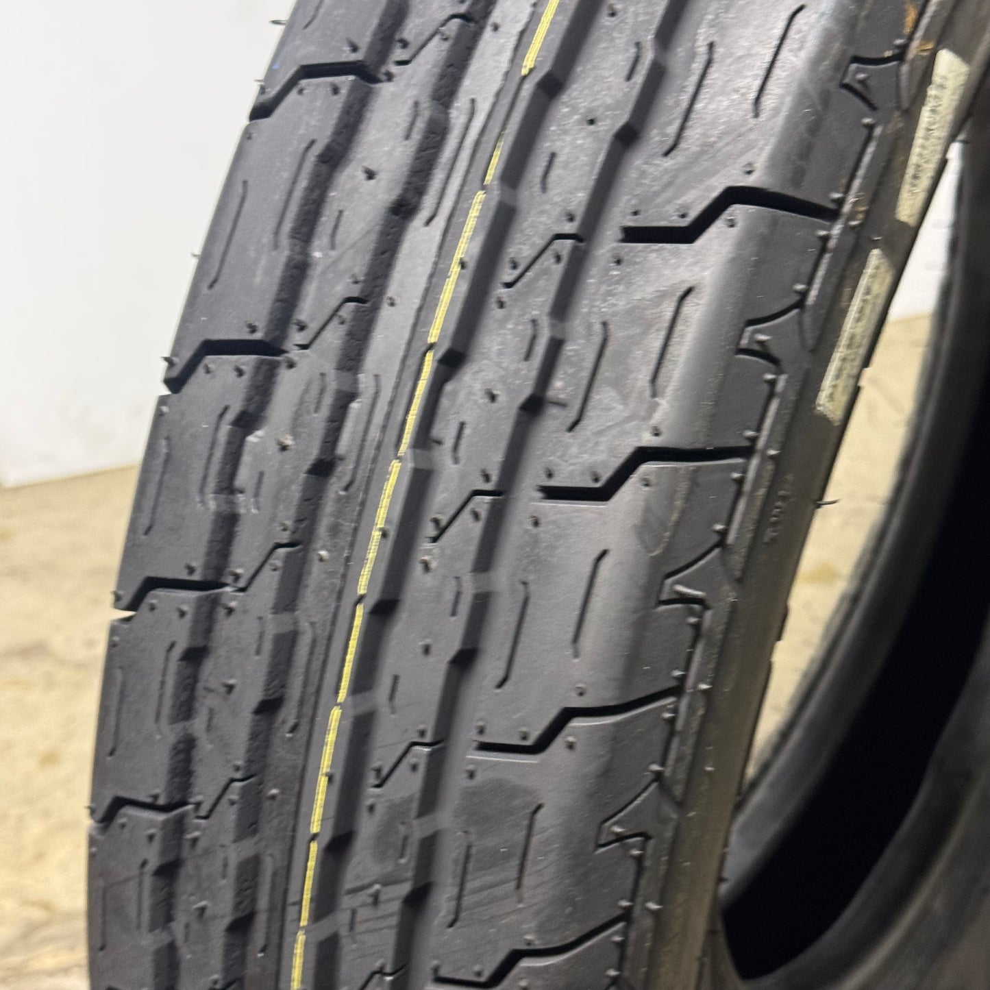 CARLSTAR Sport Trail LH Tire ST225/90D-16 DOT 3924 Black