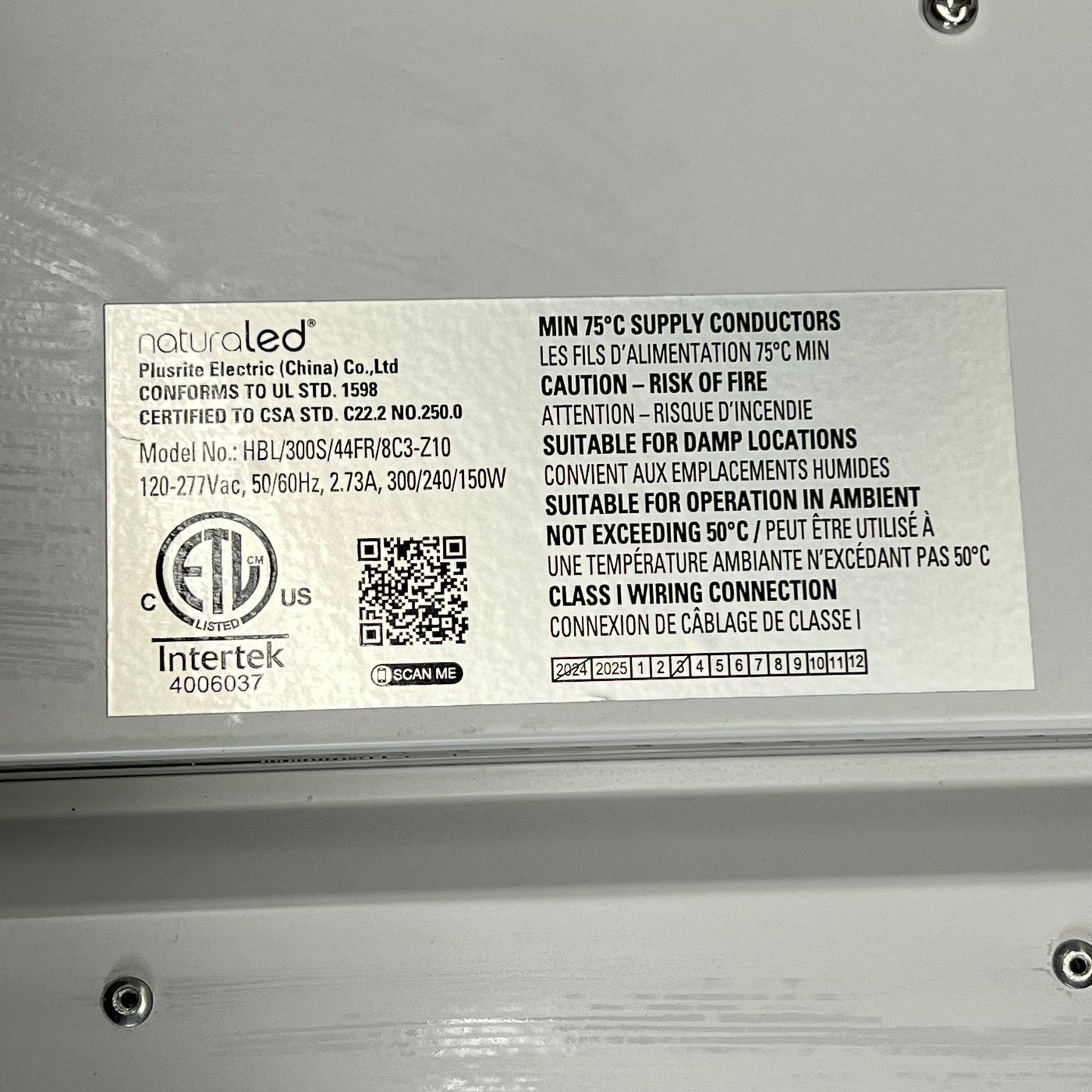 HBL Bay Linear W/ Z10 Control-ready 120-277V White HBL/300S/44FR/8CS-Z10