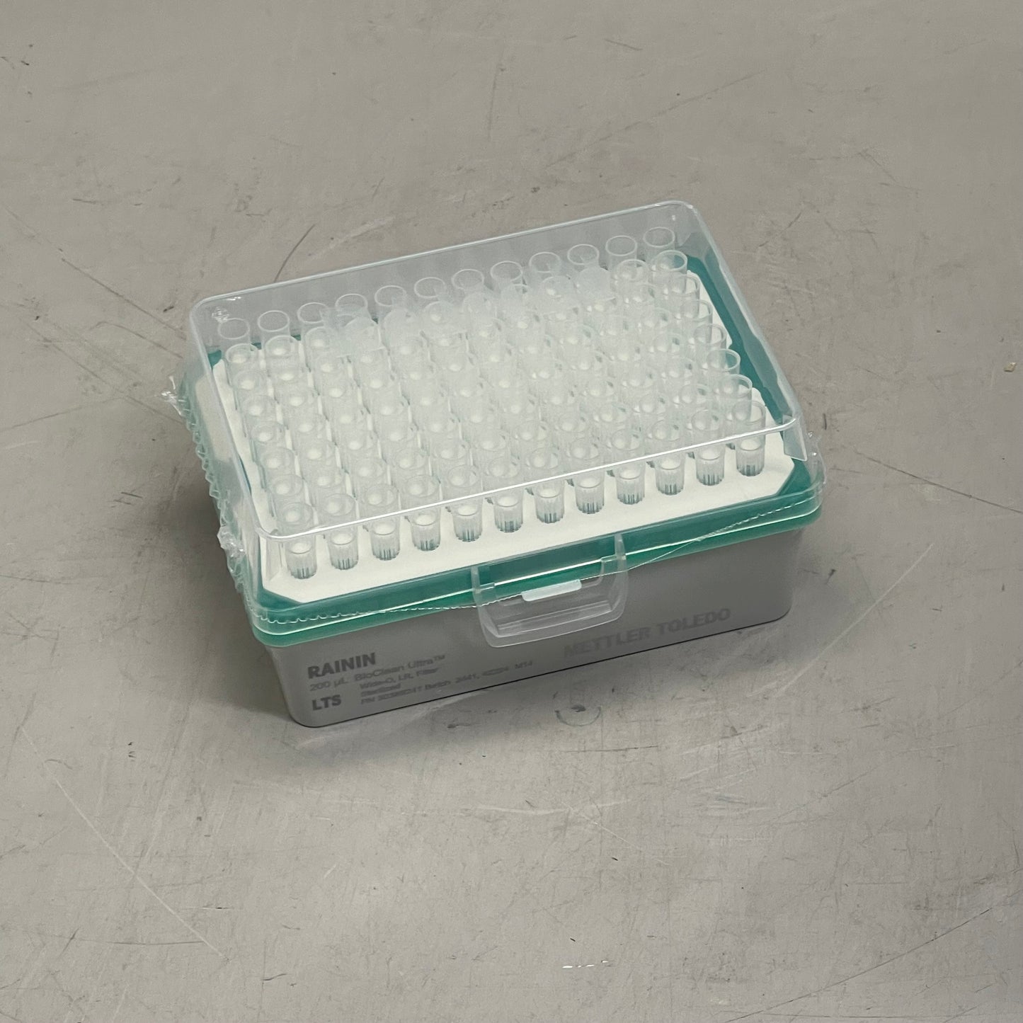 RAININ LR Bioclean Ultra Pipette Tip In Hinge Rack 960 tips in 10 racks 30389241