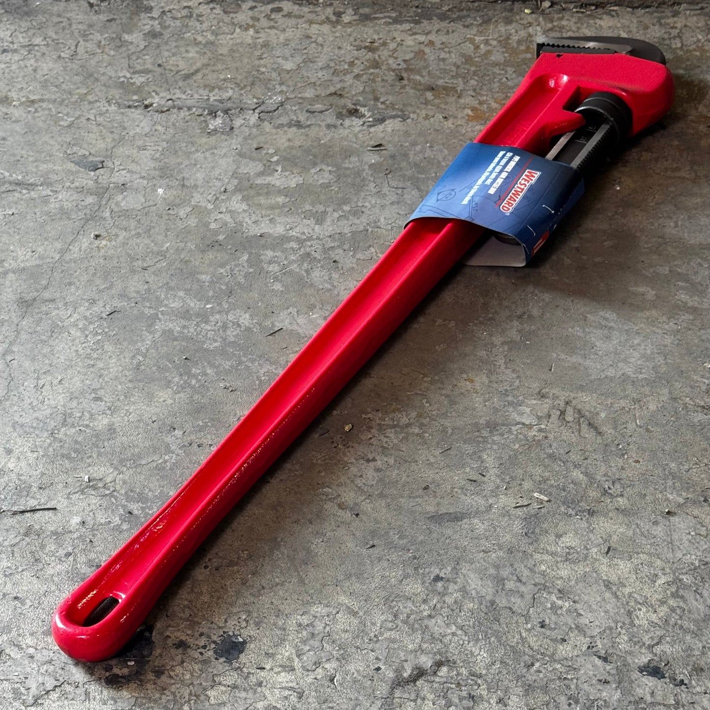 WESTWARD Cast Iron Pipe Wrench 6" Jaw x 48" Long Red 6ATY2A