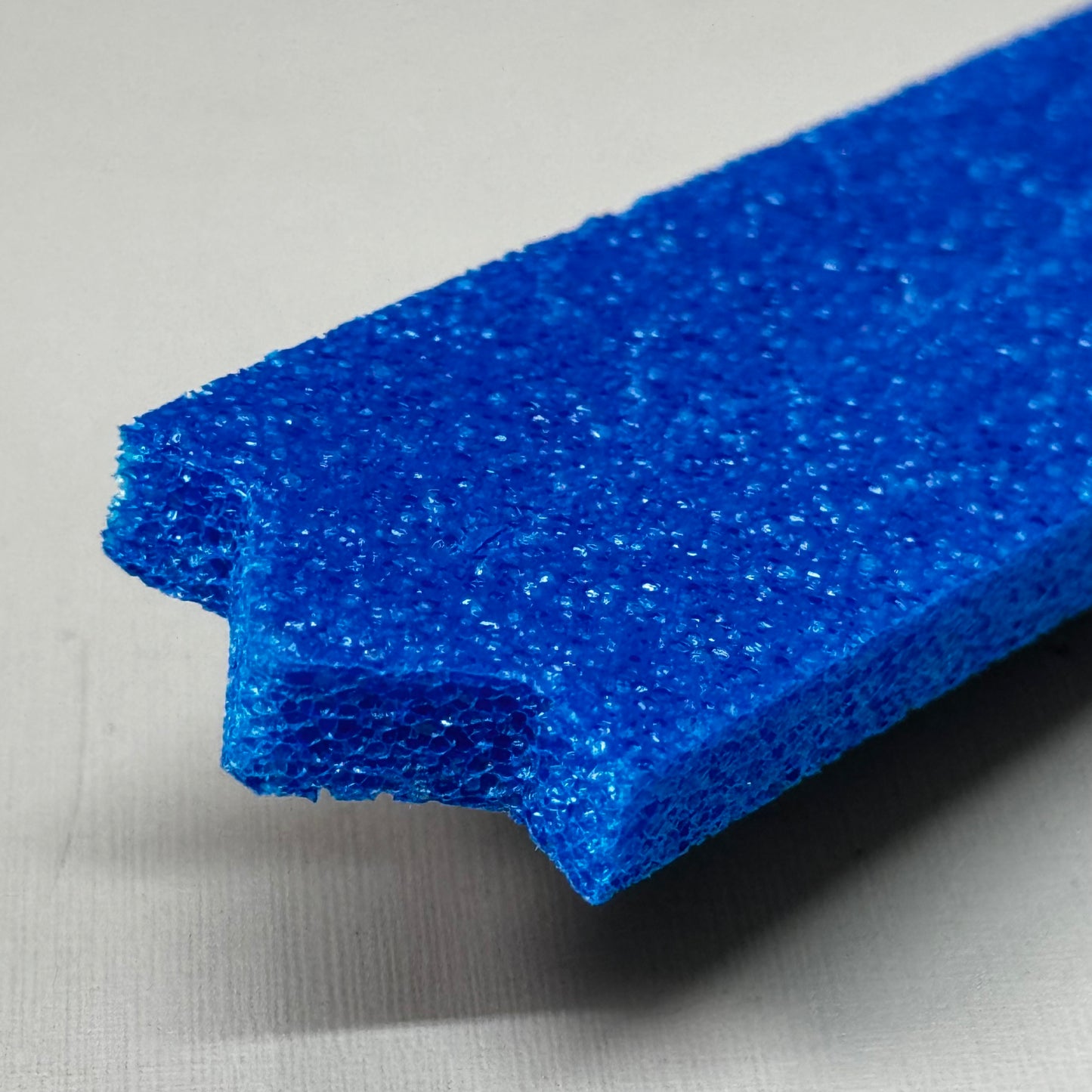 NOTT CO (1,000 PACK) Custom Packing Blue Foam Strip w/ Slit Parts 32” Long 441615