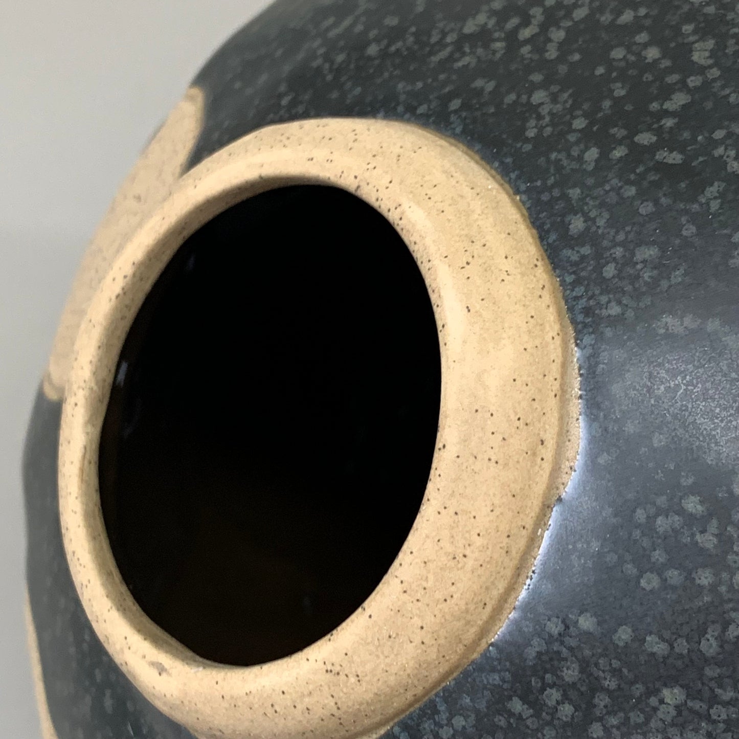 CREATIVE CO-OP Stoneware Vase W/ Wax Relief Dots 7"x7"X8" Black & Cream DF6646