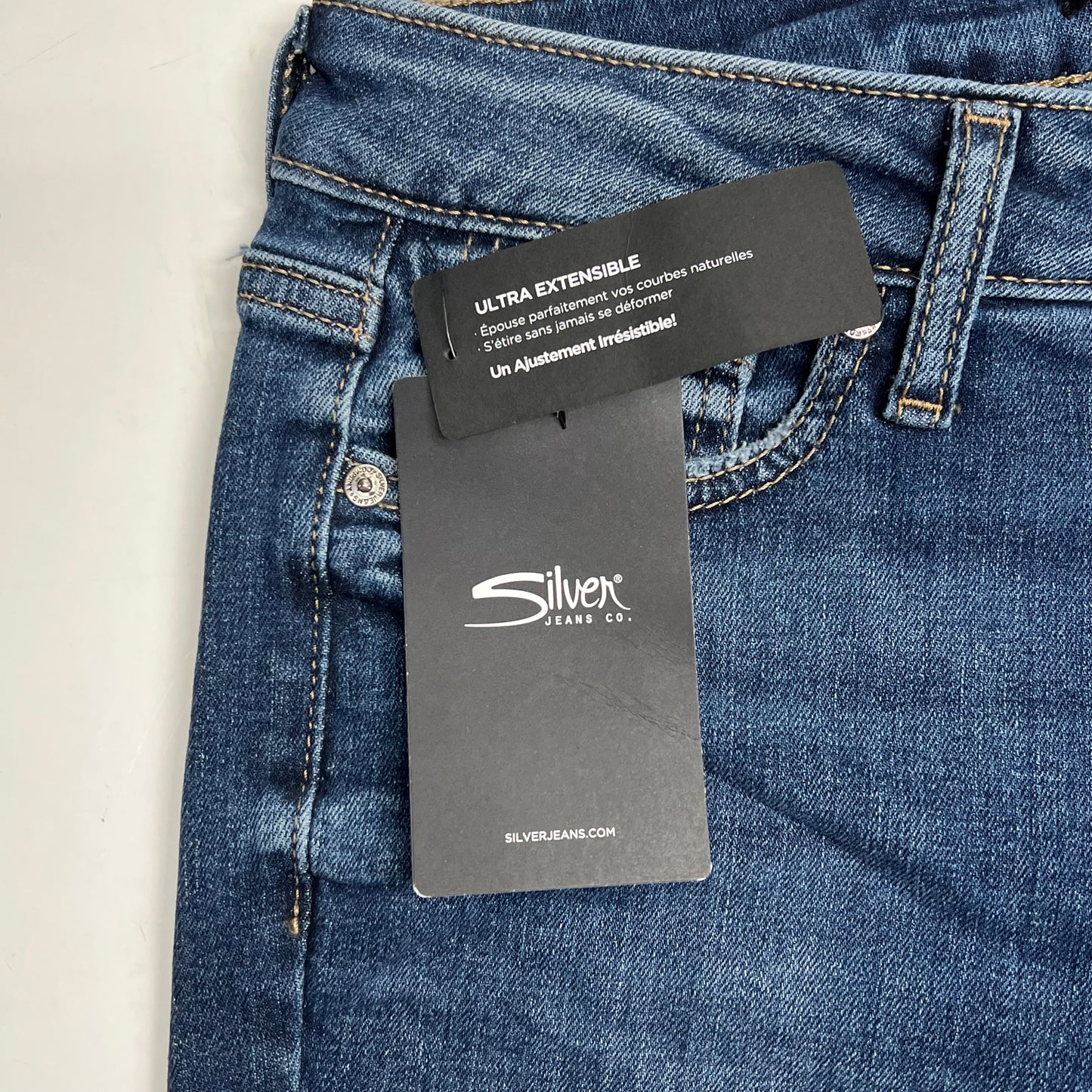 SILVER JEANS CO Suki Curvy Mid Rise Slim Boot Jean Women's Sz 28/31 Indigo