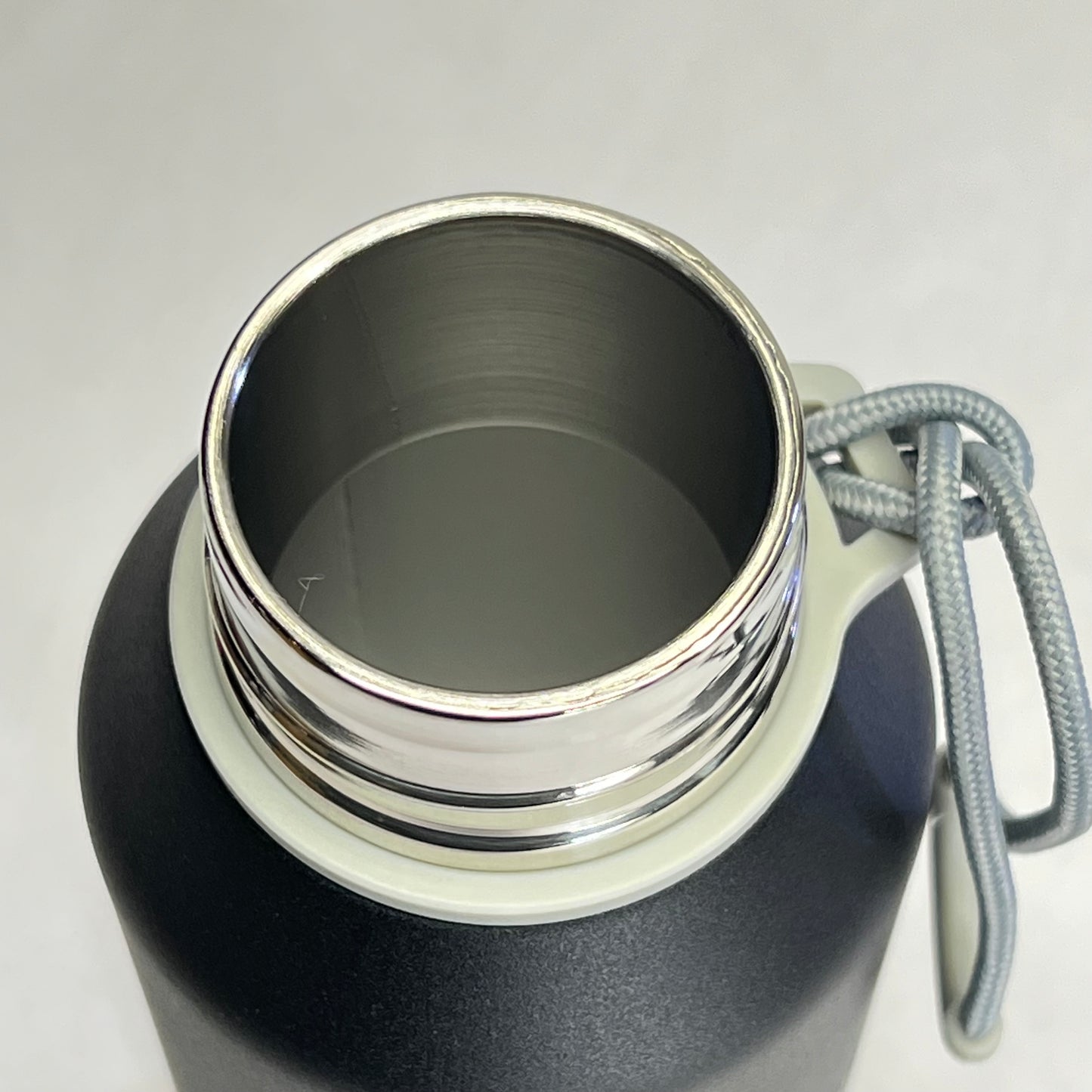 CHRISTIAN ART GIFTS Stand Firm Black Stainless Steel Water Bottle 24 Fl Oz Black