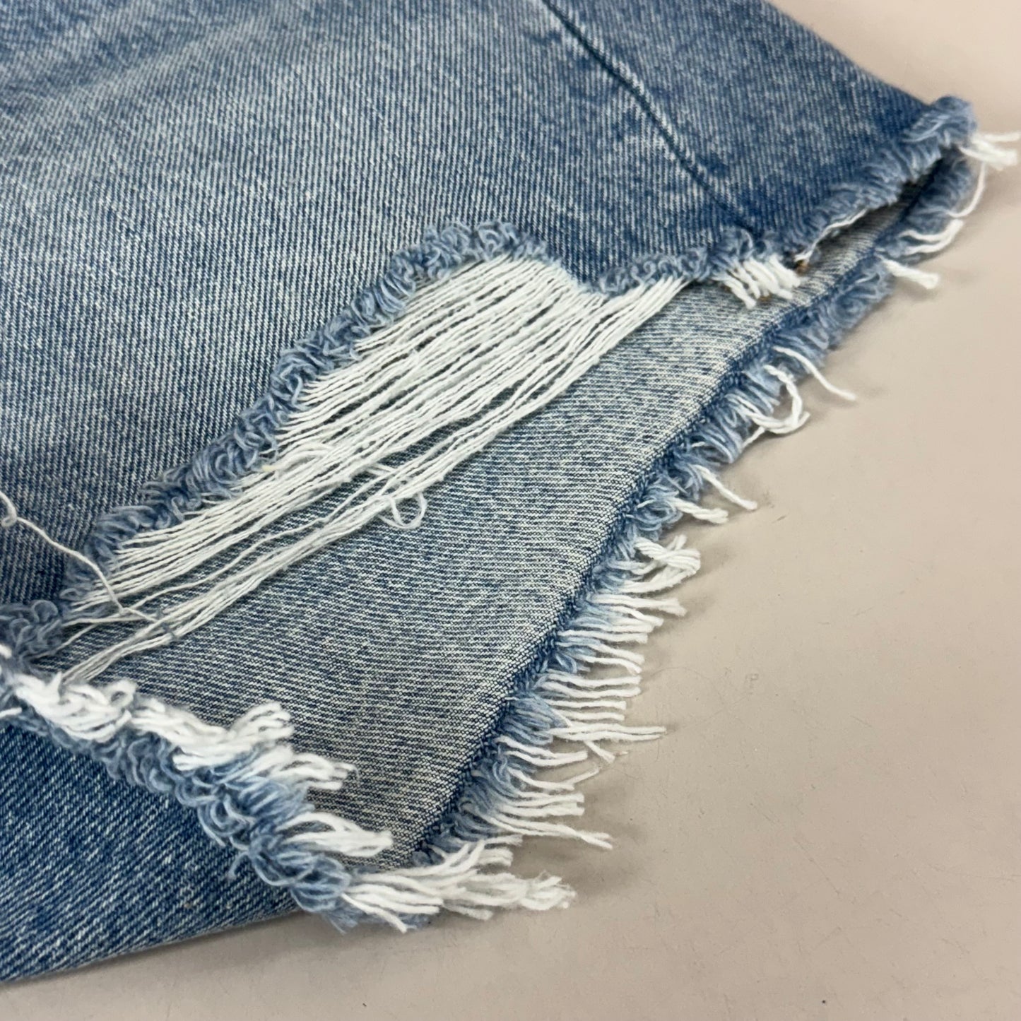 LEVIS 501 Original Fit High Rise Shorts Women's Sz 28 Vague Finish Medium Wash