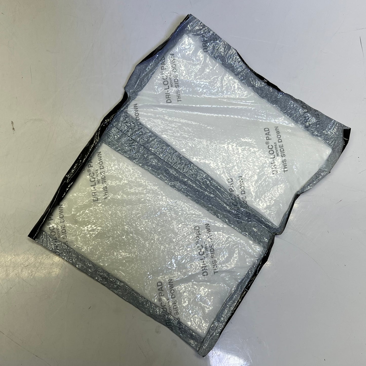 ZA@ NOVIPAX High-performance FDA Compliant Absorbent Pads for Food Packing