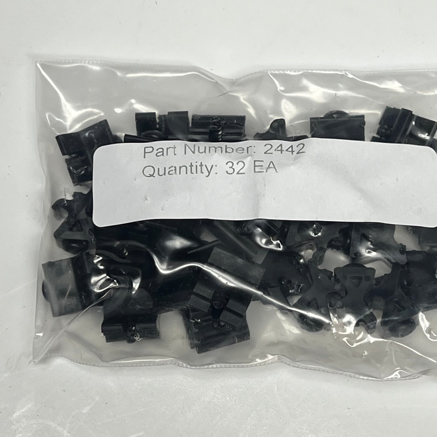 80/20 INC (32 PACK) Roll-in Mesh Panel Retainer for Mount Mesh Panel  Black 2442