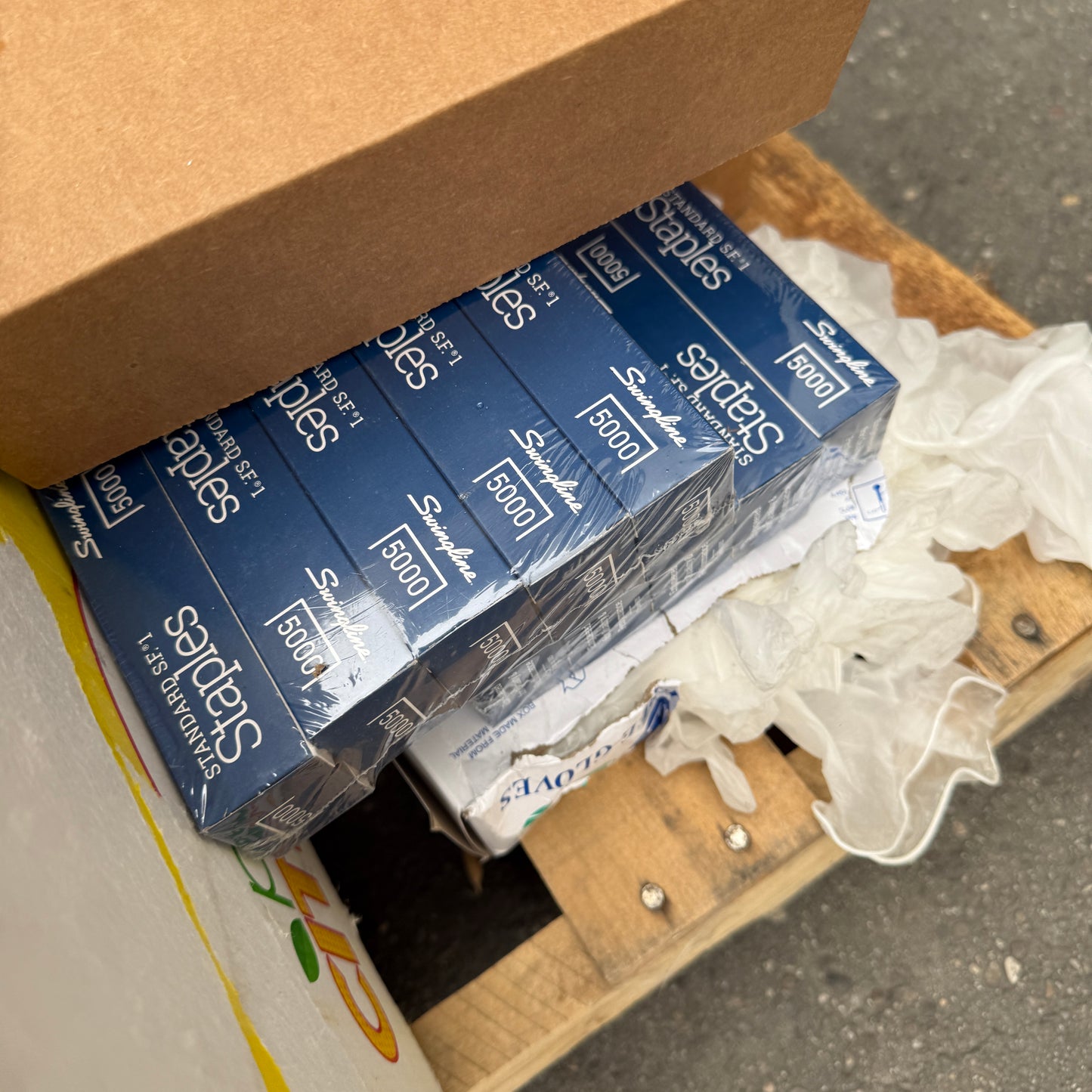 ZA@ Pallet of MIXED XL Vinyl Gloves, Mousepads, Ocean Creatures, $100 Currency Bands, Tampons, Pregnancy Tests, & MORE! (AS-IS)