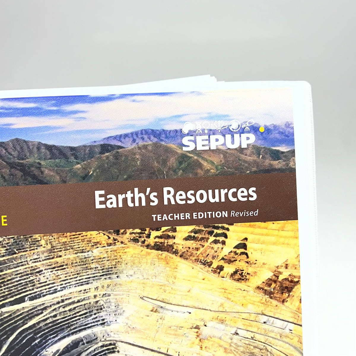 LAB AIDS Earth's Resources 3rd Ed Issues & Earth Science Teacher Ed W/ Binder