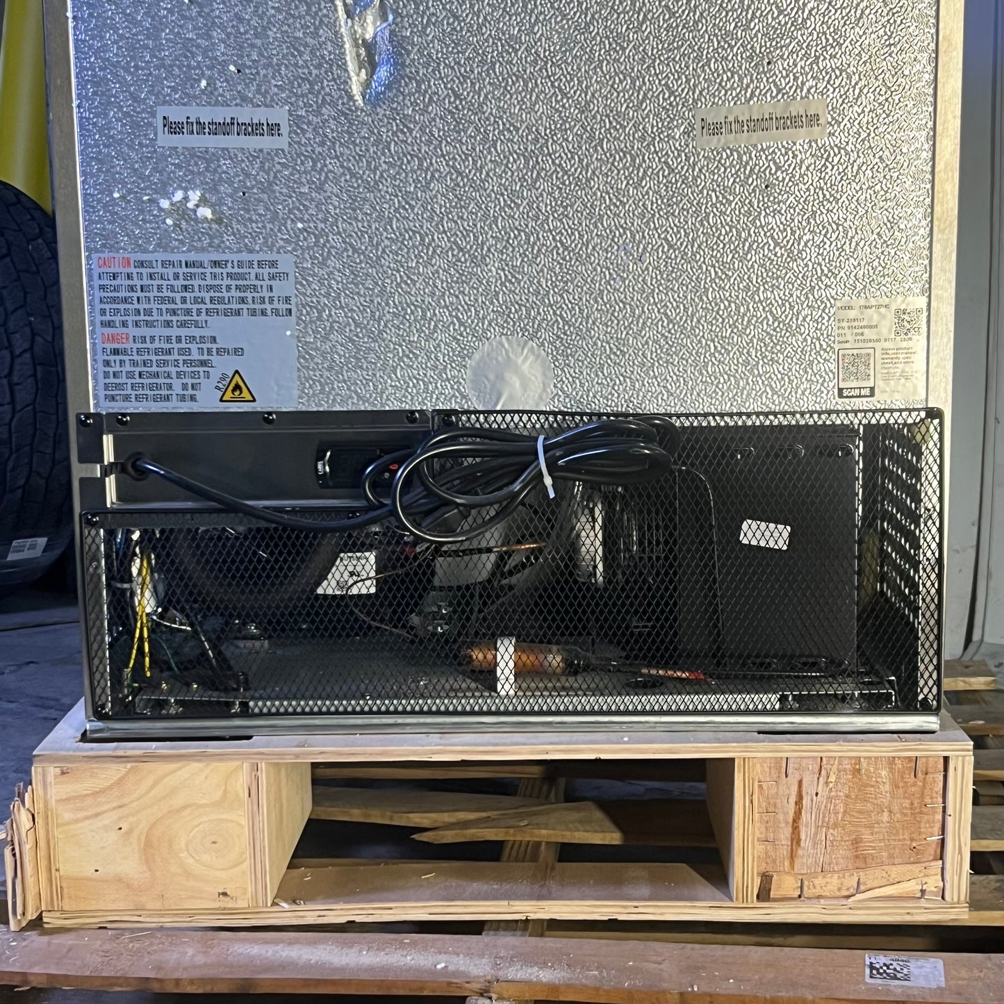 ZA@ AVANTCO 27" 1 Door Refrigerated Sandwich Prep Table 178APT27HC (New Other, Minor Damage)