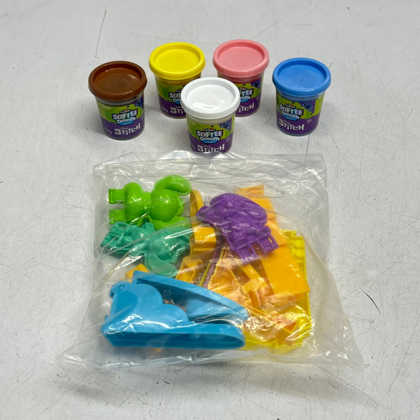 ZA@ ZA@ CRA-Z-ART Softee Dough Stitch Figure Maker Kit Make Your Own Creations 6863