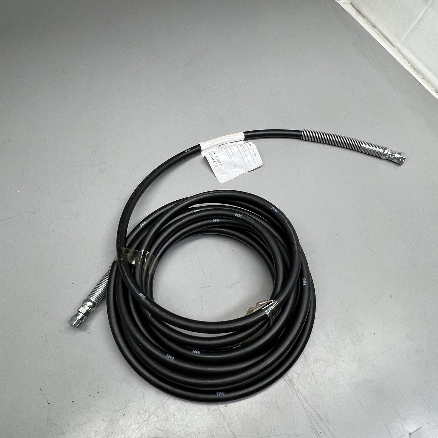 SPRAYING SYSTEMS CO. 1/4" X 25ft Spray Hose Black LJC6104