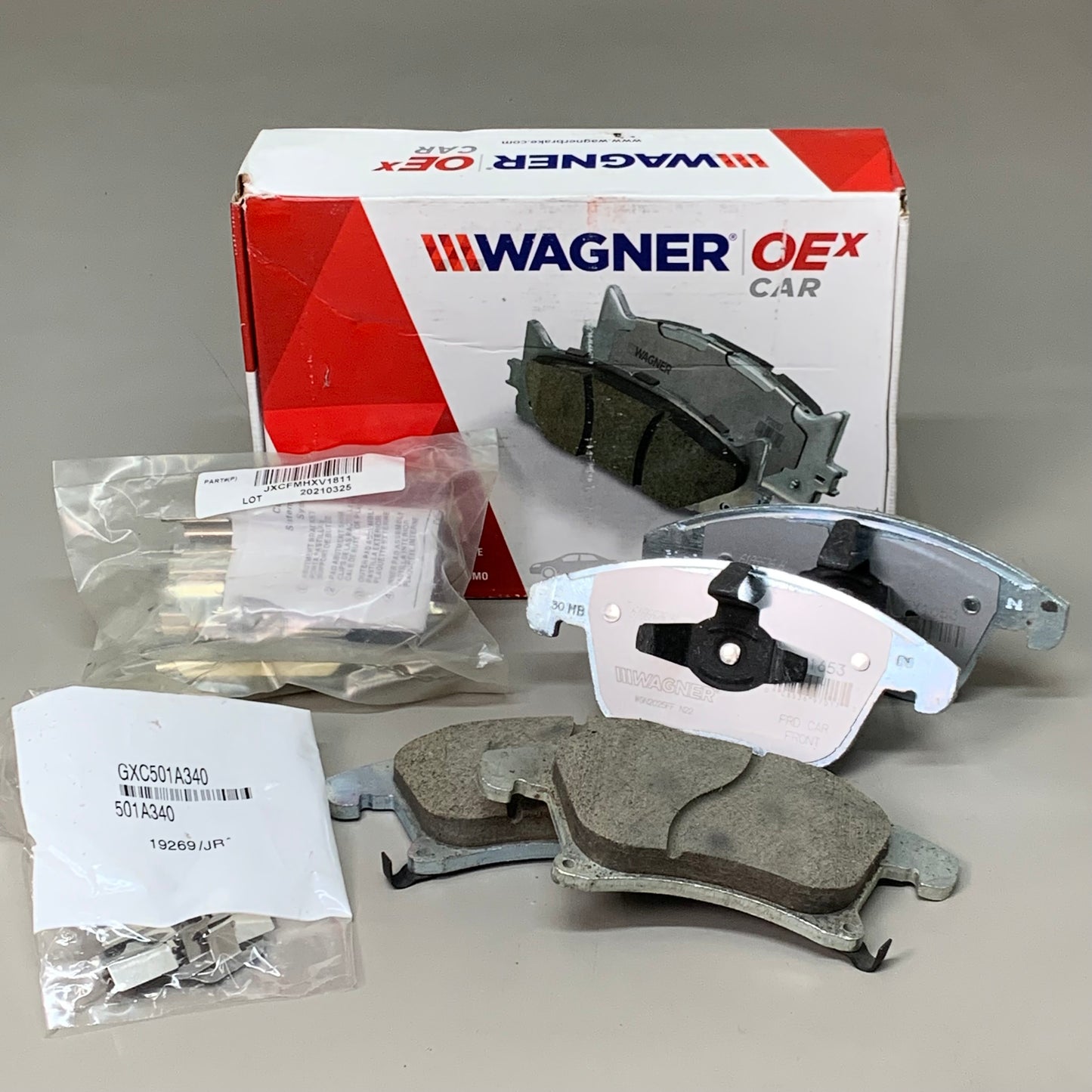 WAGNER OEx Premium Ceramic Disc Brake Pad Set 6" x 2 1/2" Grey OEX1653