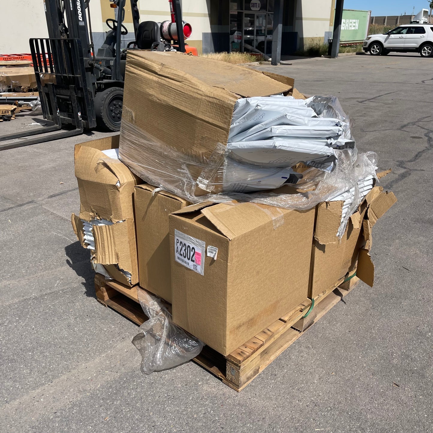 ZA@ Pallet of EVEREST MANUFACTURING Popup Pouch Insulated Mailers 13”x11” (AS-IS)