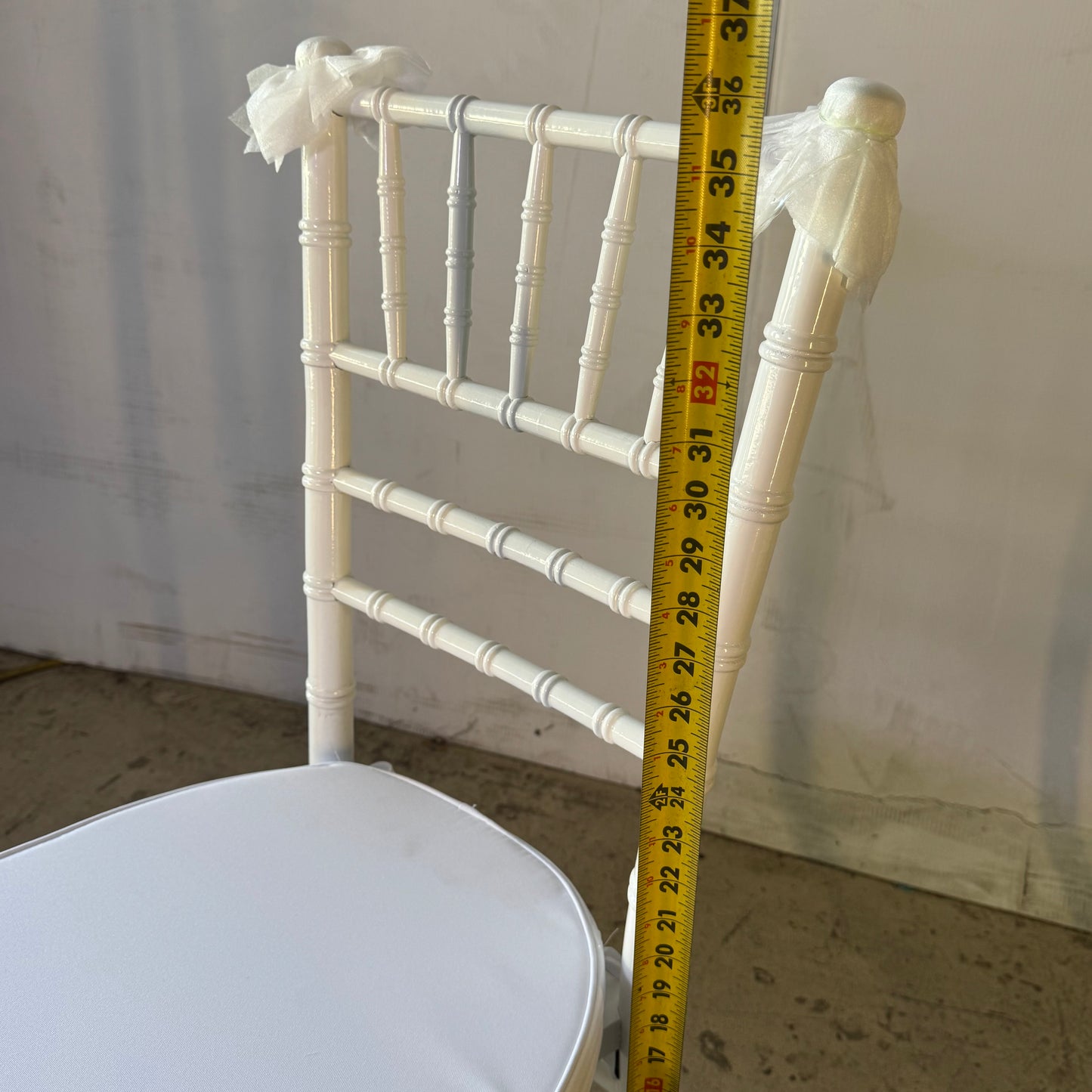 HERCULES PREMIUM Chiavari Silver Resin Stackable Chair 15"W x 16"L x 36"H White (New Other, It's a little dirty)
