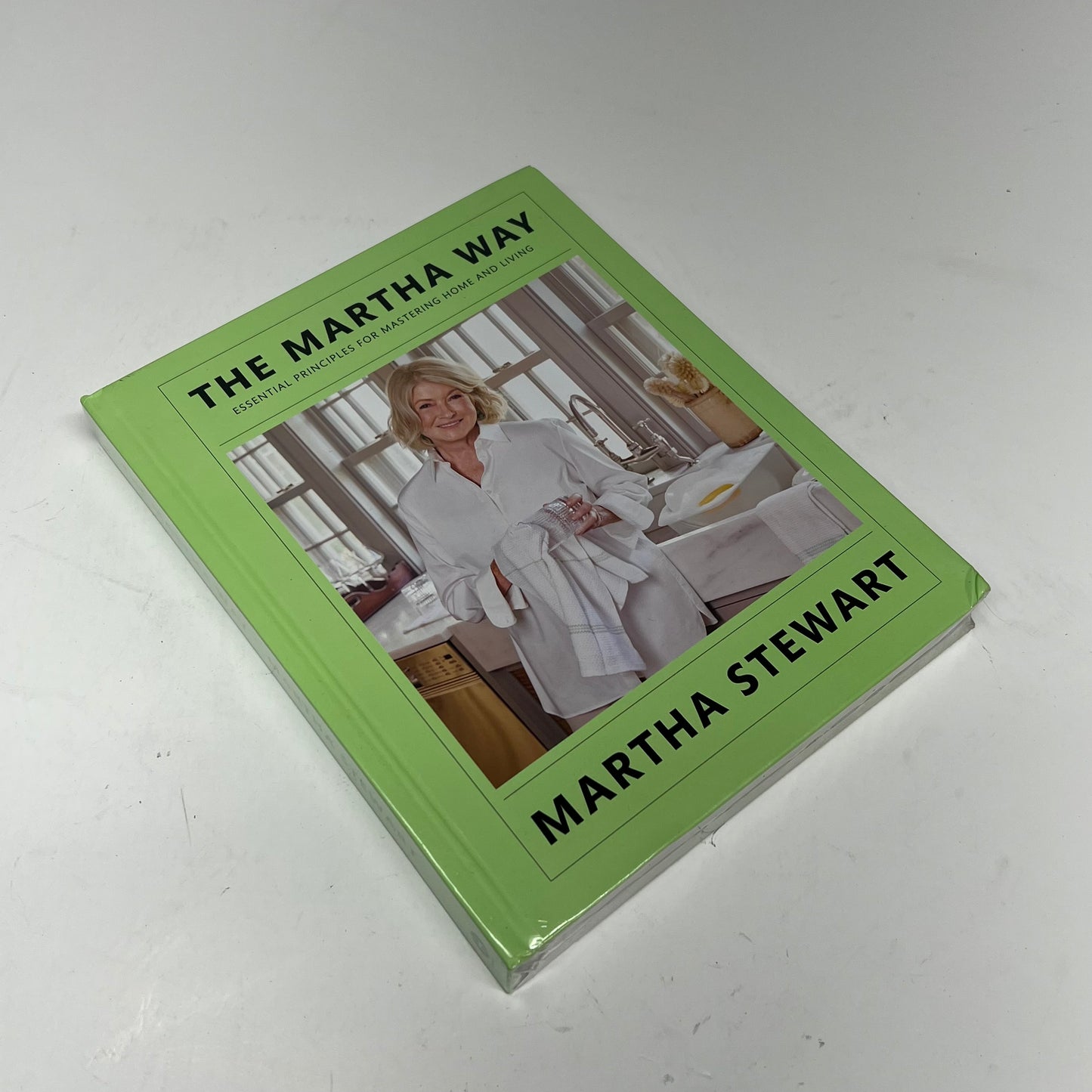 THE MARTHA WAY Essential Principles For Mastering Home & Living Hardback Book