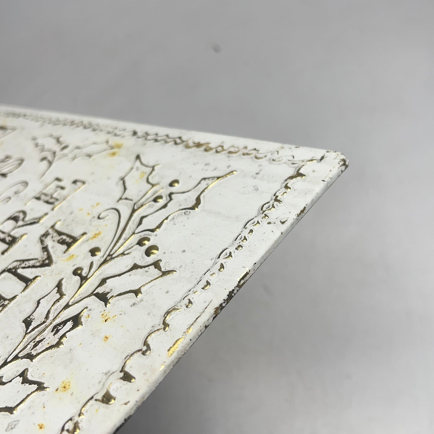 PD HOME  "Oh Come Let Us Adore Him" Distressed Tin Sign 14"x10" White/Gold