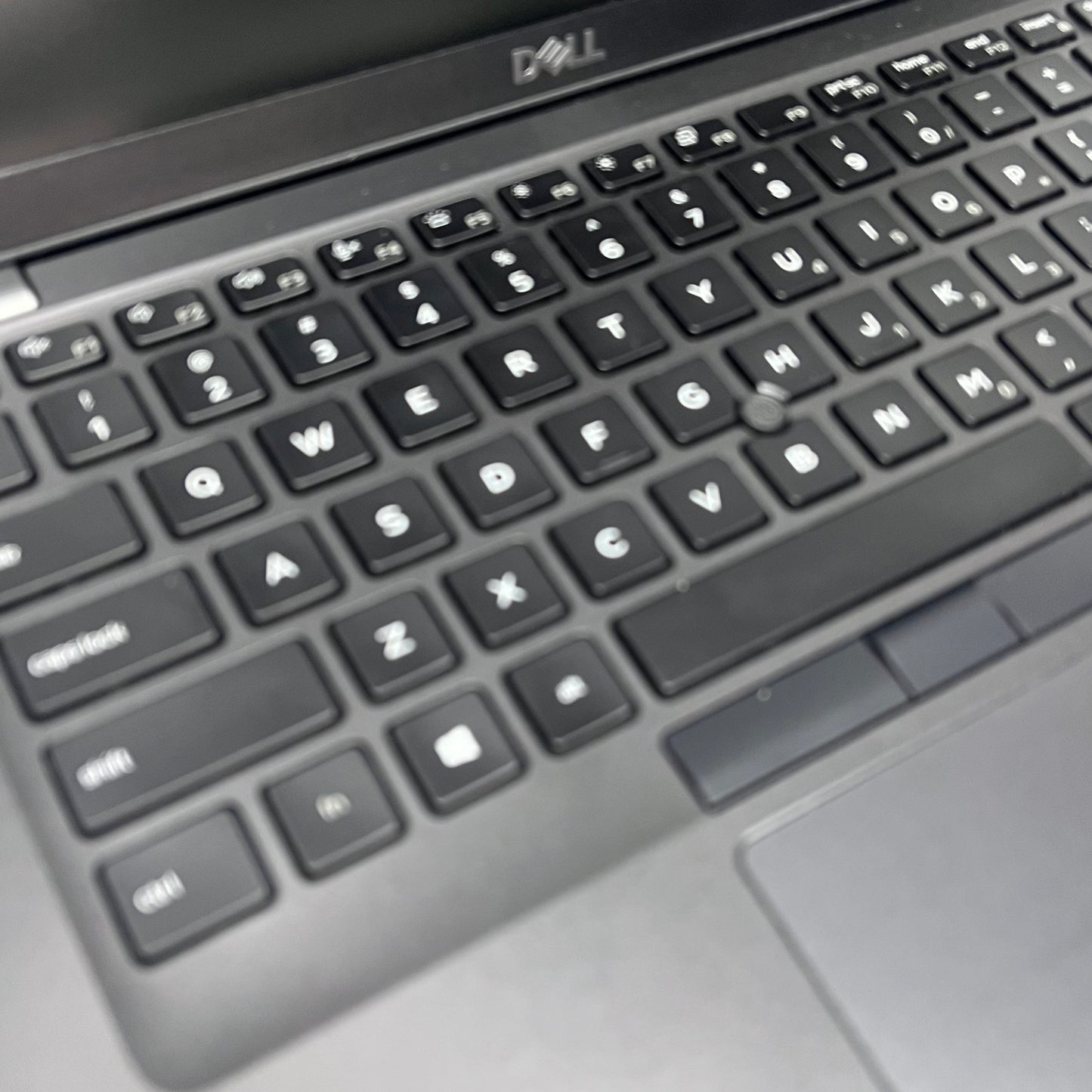 DELL Latitude 5400 Laptop 8th Generation Core I5 14" Display Black P98G001