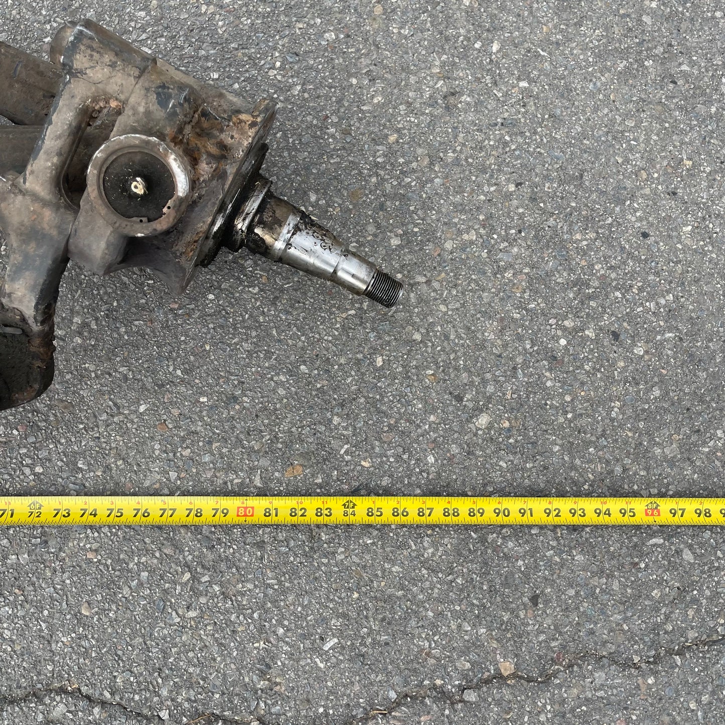 ZA@ Pallet of MIXED Rear Axle (USED)